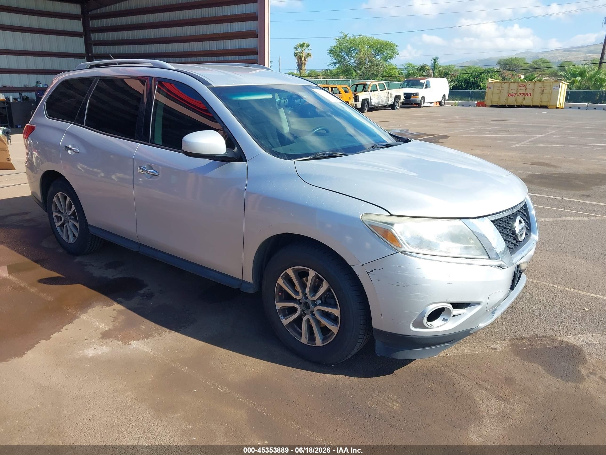 2015 Nissan Pathfinder S Silver vin: 5N1AR2MN2FC704263