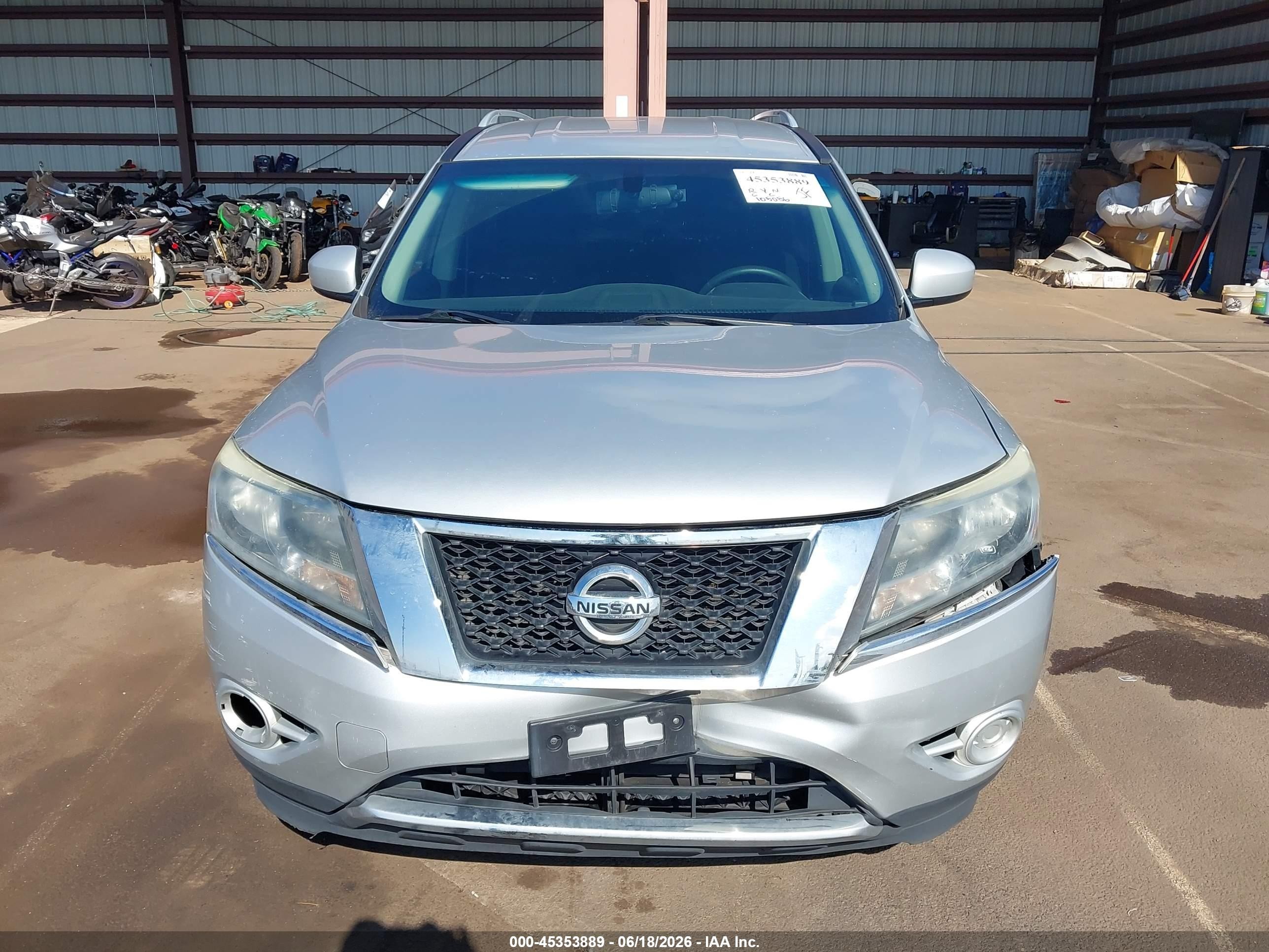 2015 Nissan Pathfinder S Silver vin: 5N1AR2MN2FC704263
