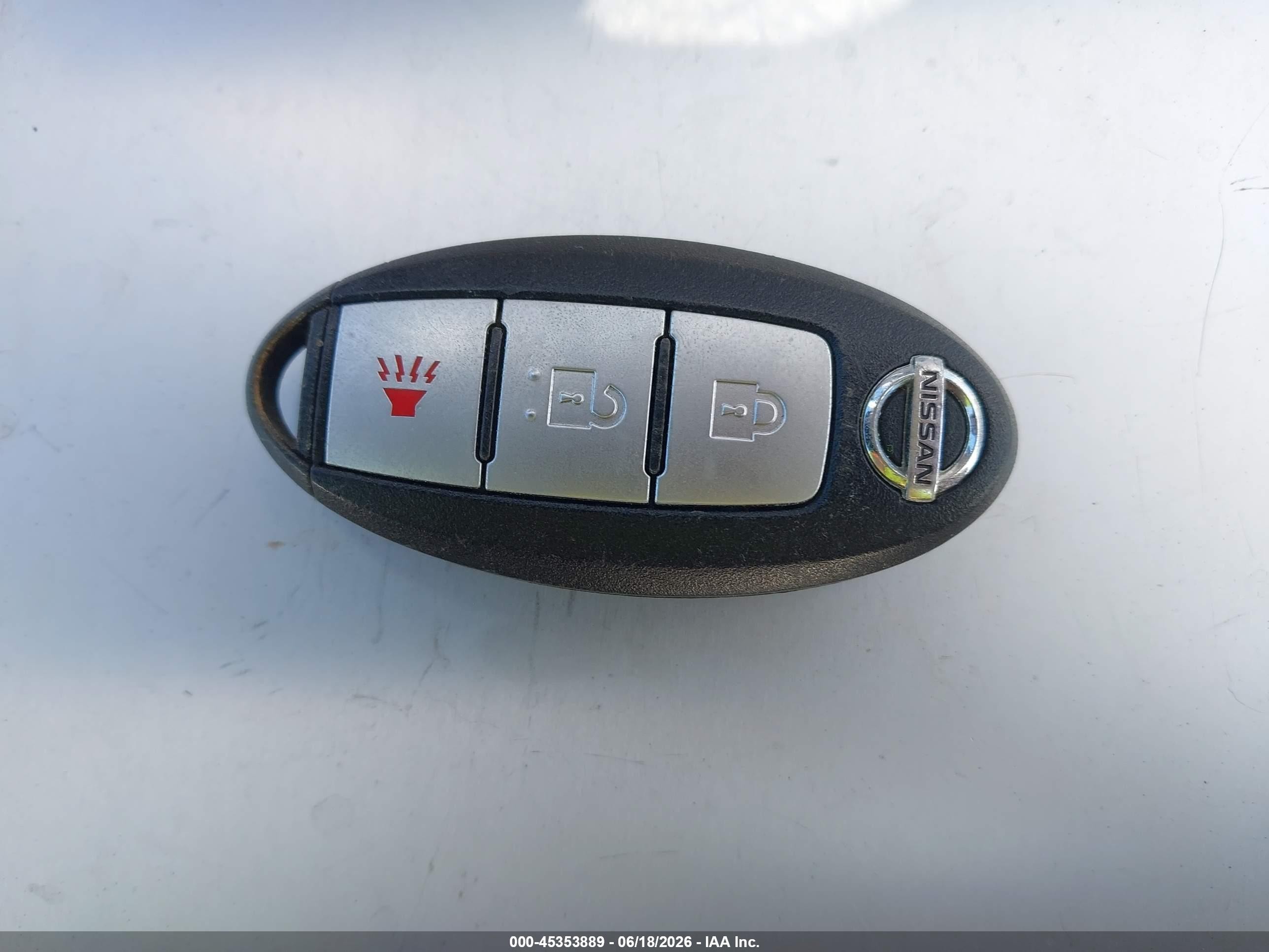2015 Nissan Pathfinder S Silver vin: 5N1AR2MN2FC704263