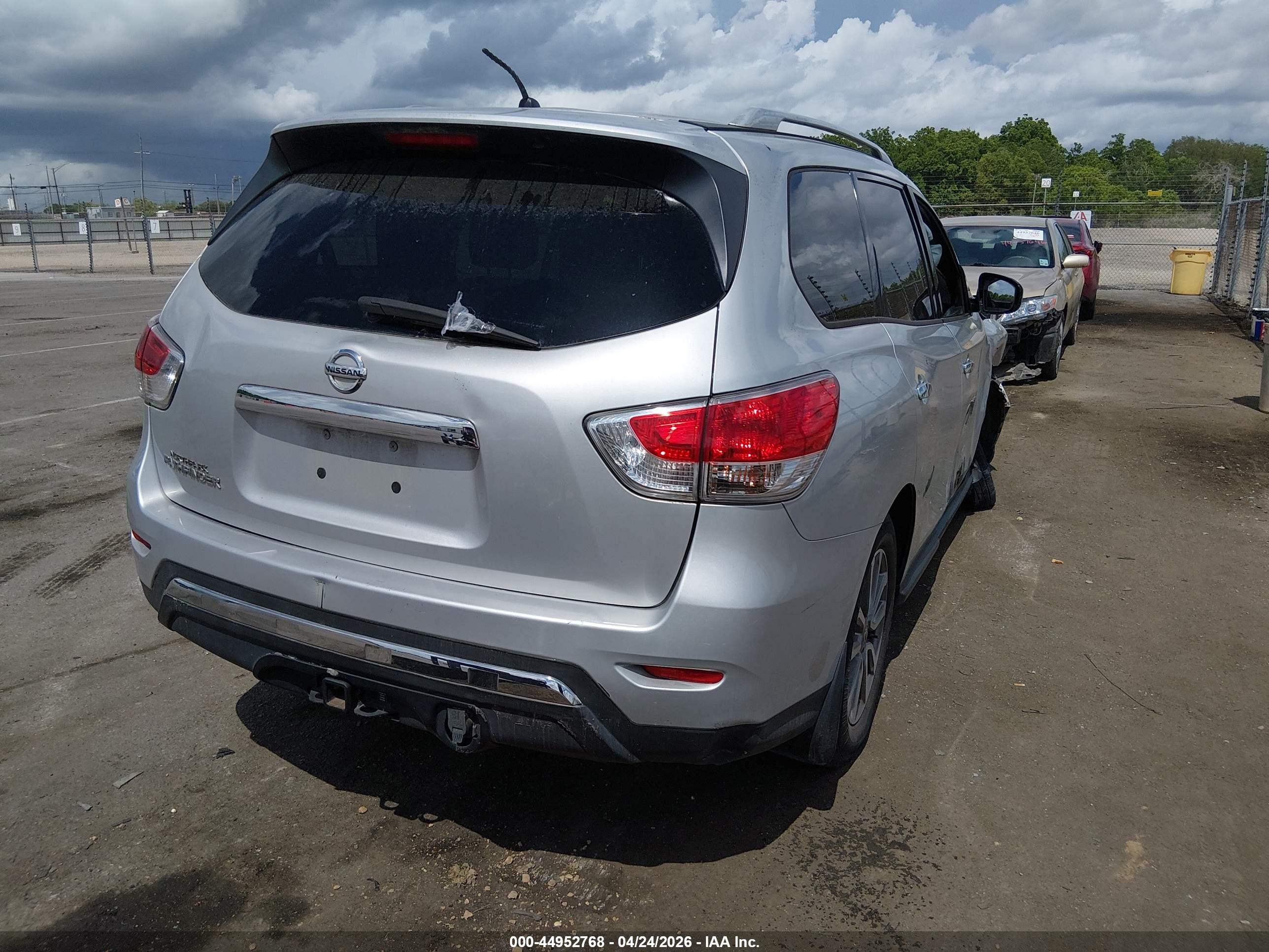 2015 Nissan Pathfinder S Gray vin: 5N1AR2MN2FC710080