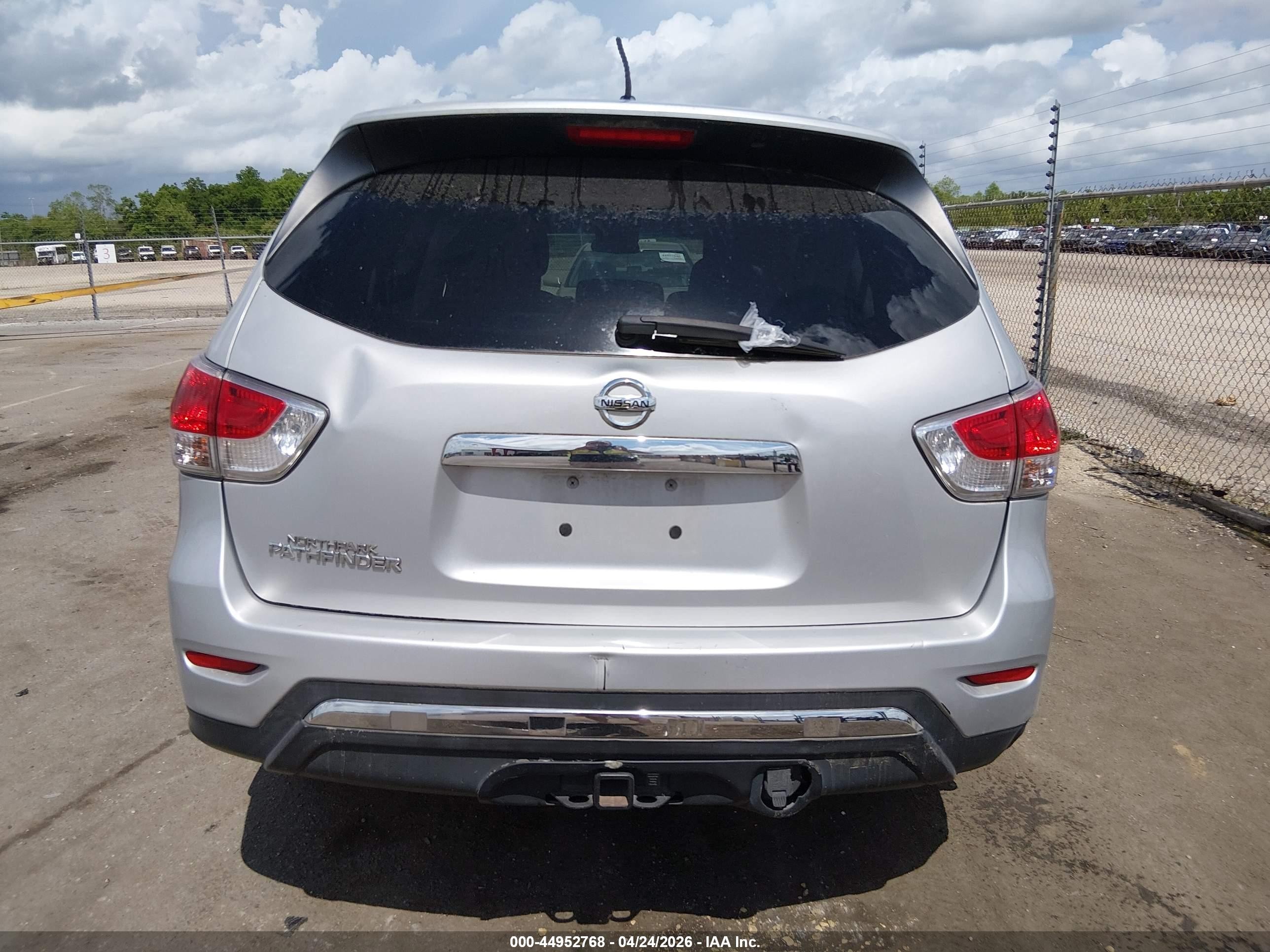 2015 Nissan Pathfinder S Gray vin: 5N1AR2MN2FC710080