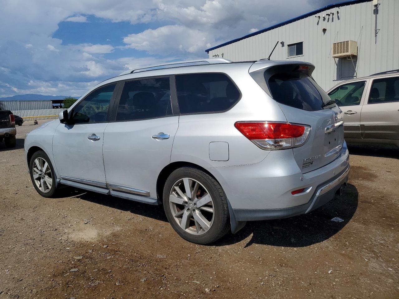 2015 Nissan Pathfinder S Silver vin: 5N1AR2MN2FC719670