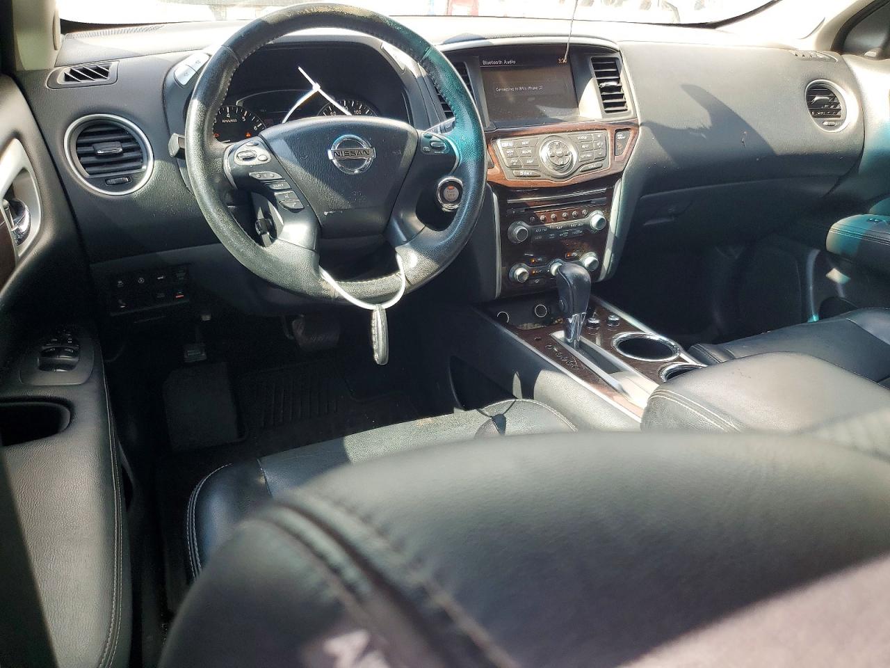 2015 Nissan Pathfinder S Silver vin: 5N1AR2MN2FC719670