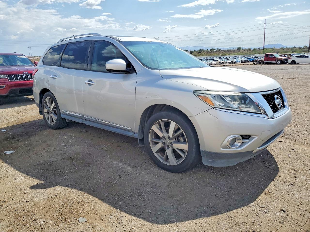 2015 Nissan Pathfinder S Silver vin: 5N1AR2MN2FC719670