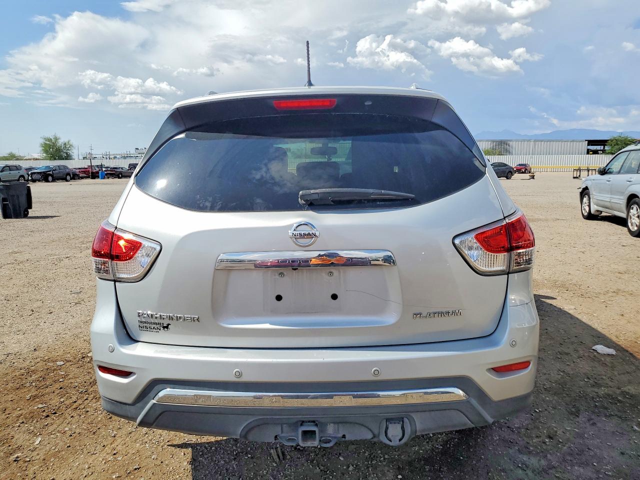 2015 Nissan Pathfinder S Silver vin: 5N1AR2MN2FC719670