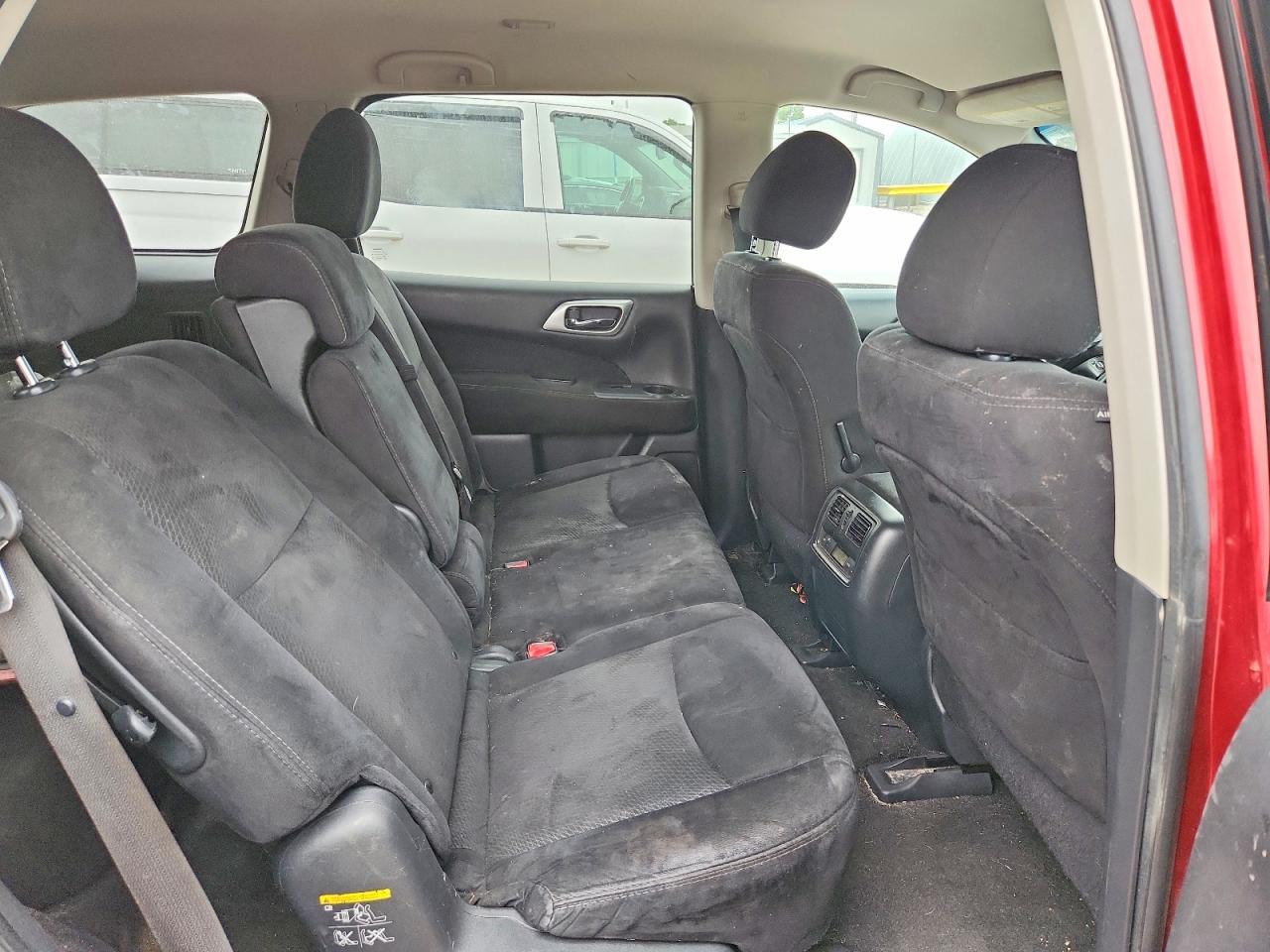 2015 Nissan Pathfinder Red vin: 5N1AR2MN2FC719961