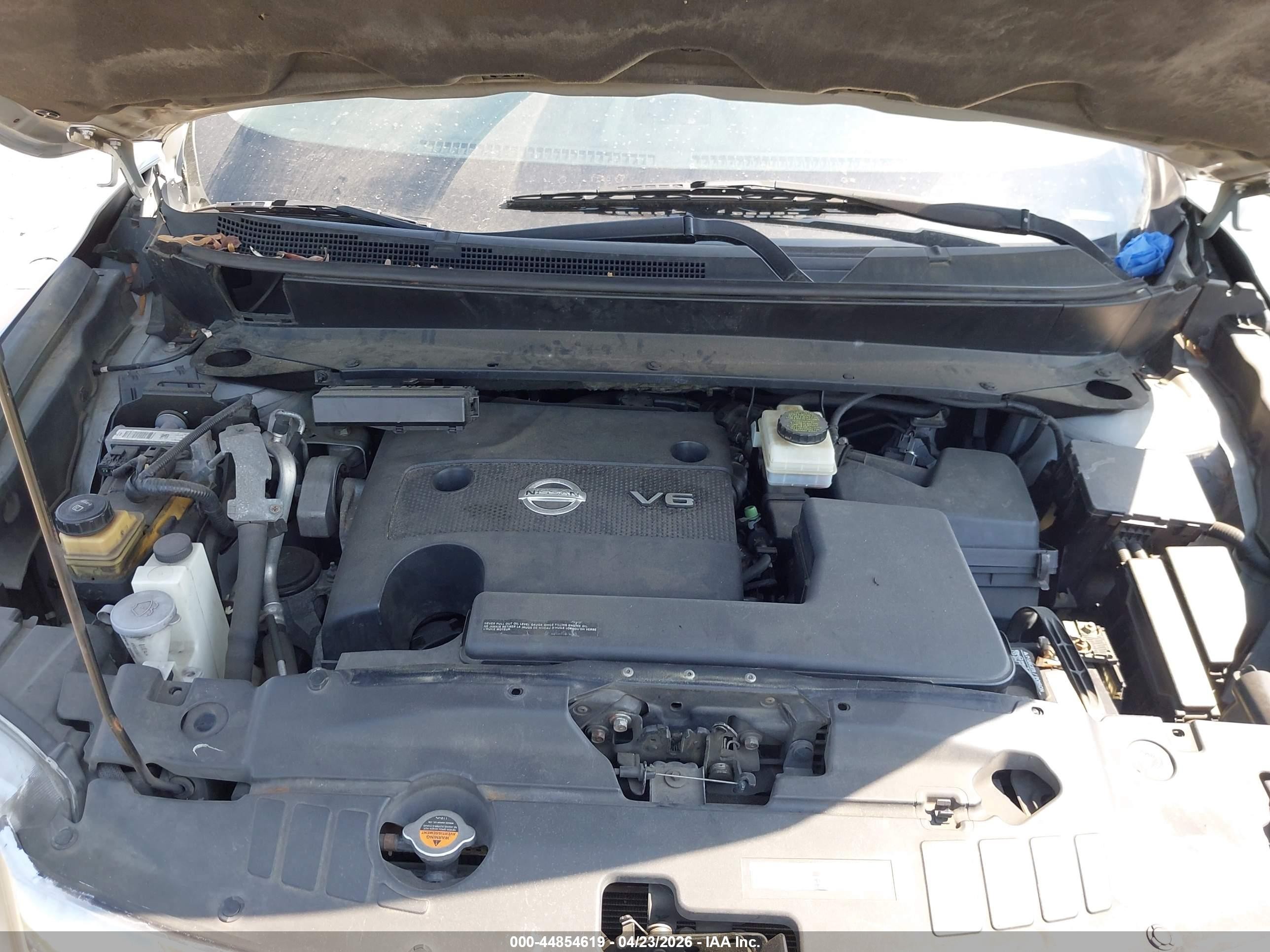 2013 Nissan Pathfinder Sv Silver vin: 5N1AR2MN3DC628310