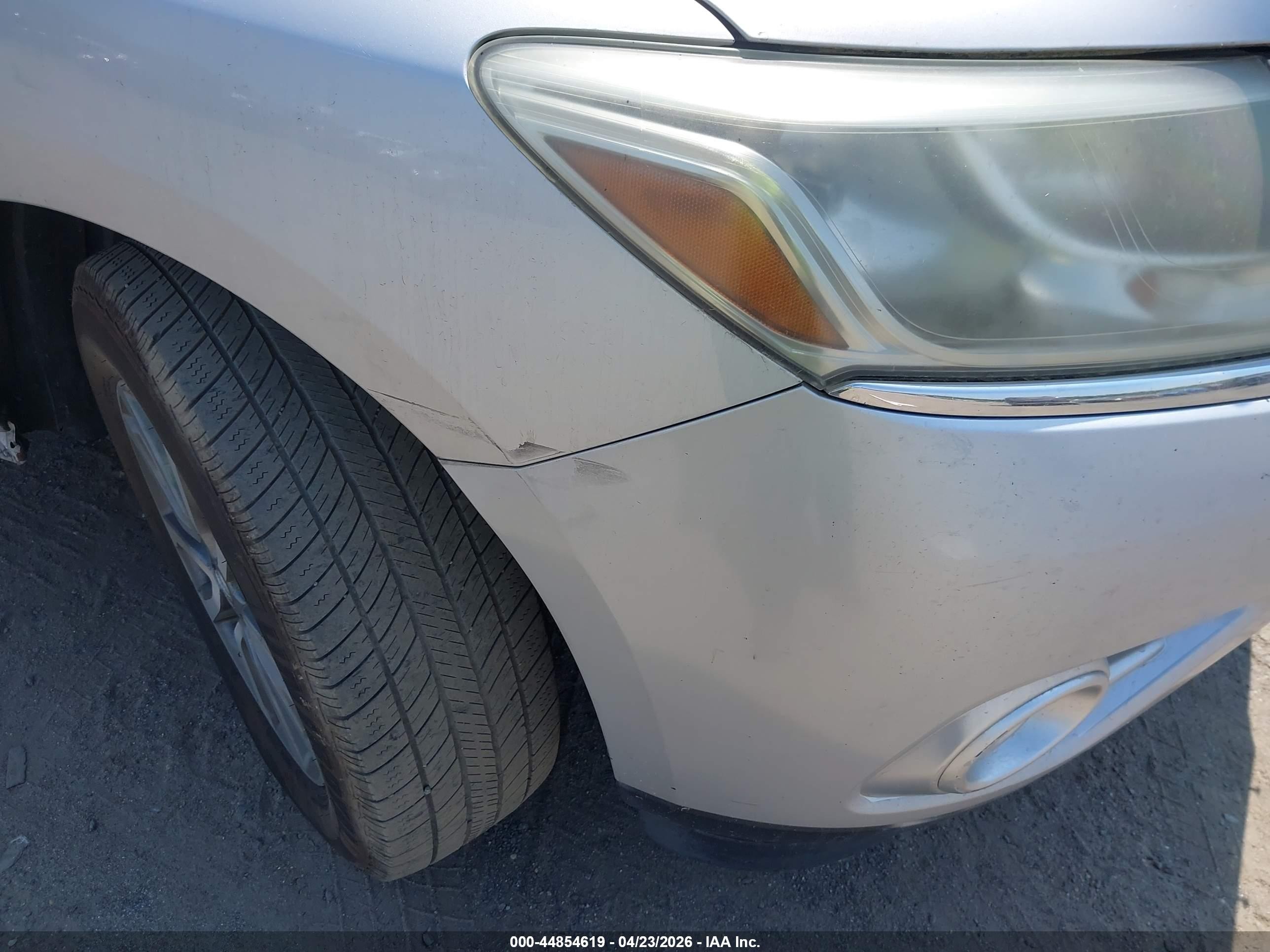 2013 Nissan Pathfinder Sv Silver vin: 5N1AR2MN3DC628310