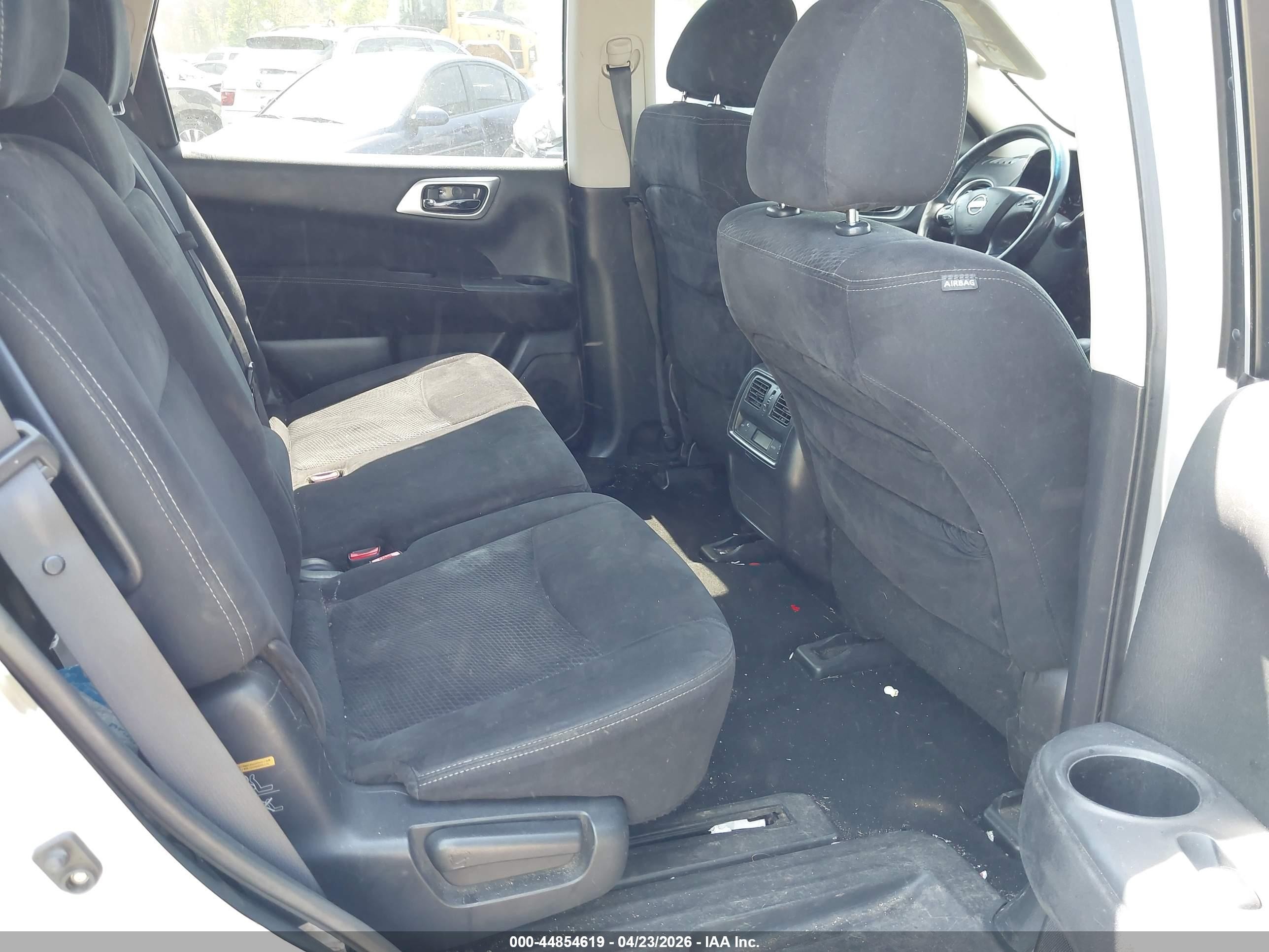 2013 Nissan Pathfinder Sv Silver vin: 5N1AR2MN3DC628310