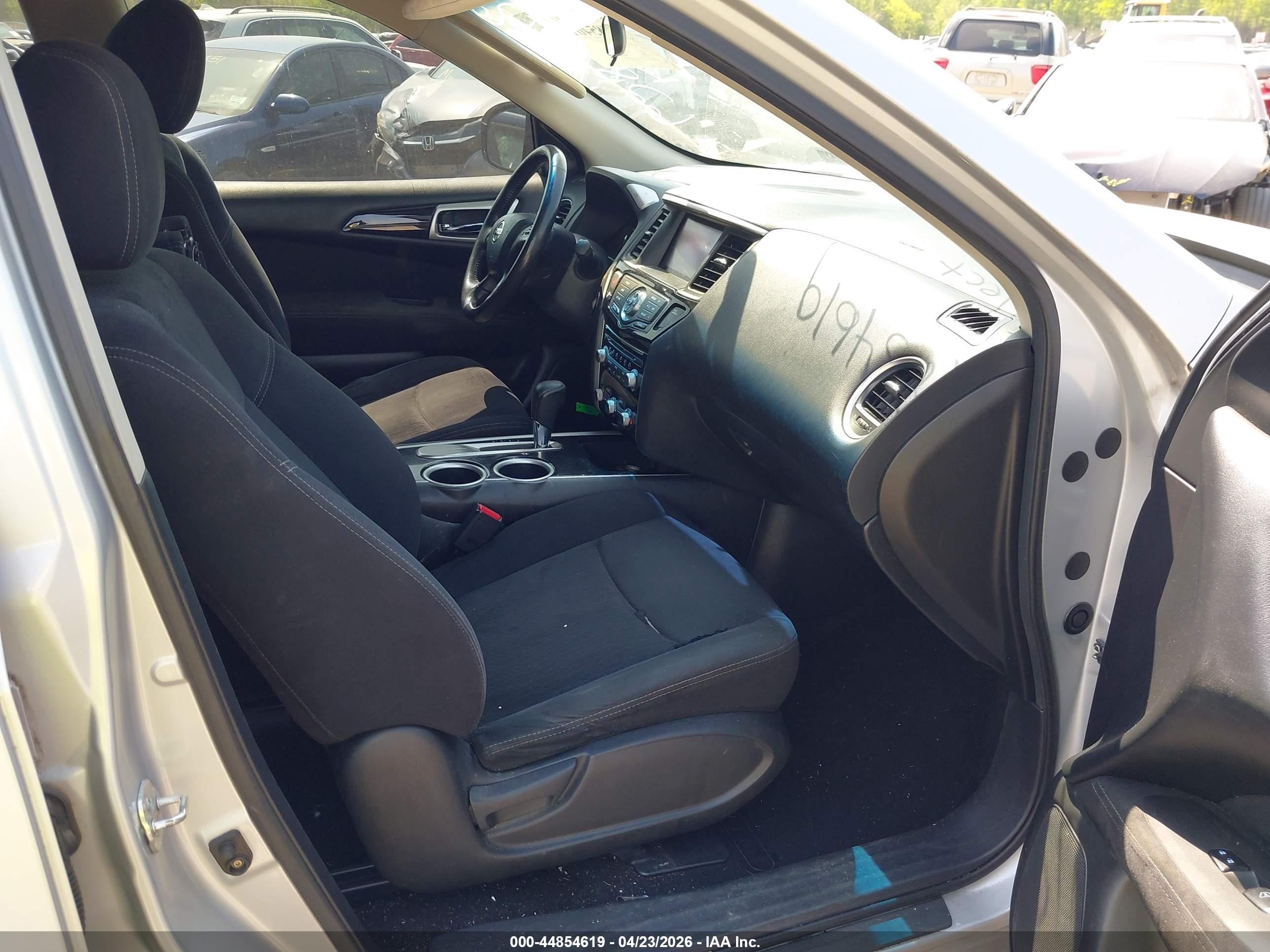 2013 Nissan Pathfinder Sv Silver vin: 5N1AR2MN3DC628310