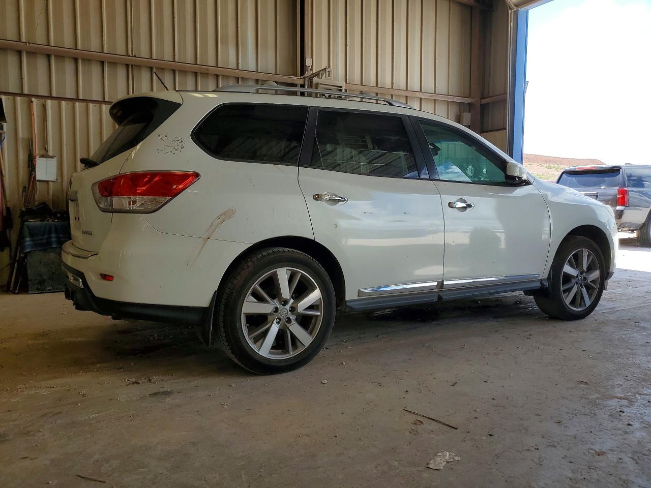 2013 Nissan Pathfinder S White vin: 5N1AR2MN3DC674767