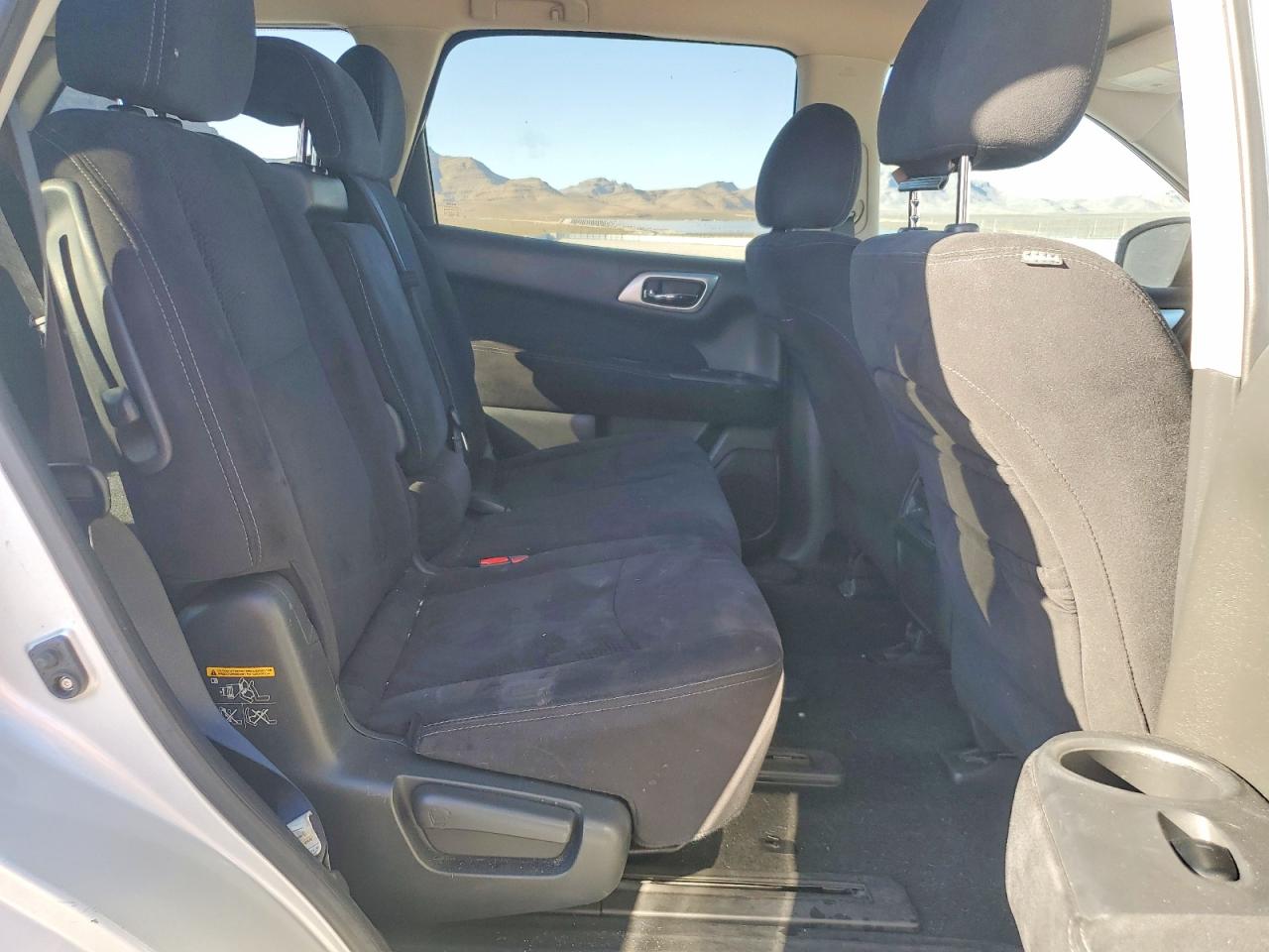 2013 Nissan Pathfinder S Silver vin: 5N1AR2MN3DC685137