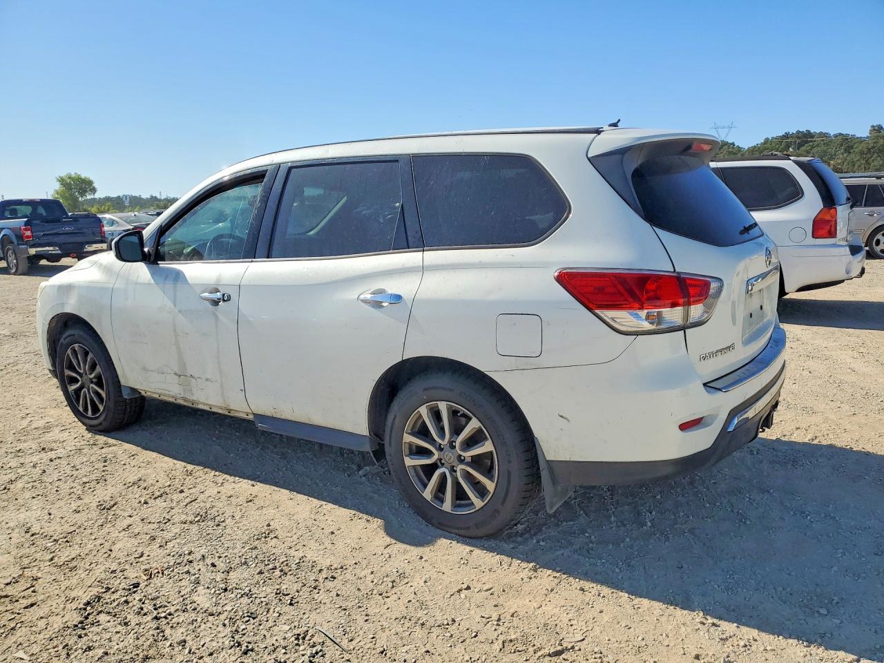 2014 Nissan Pathfinder S White vin: 5N1AR2MN3EC629393