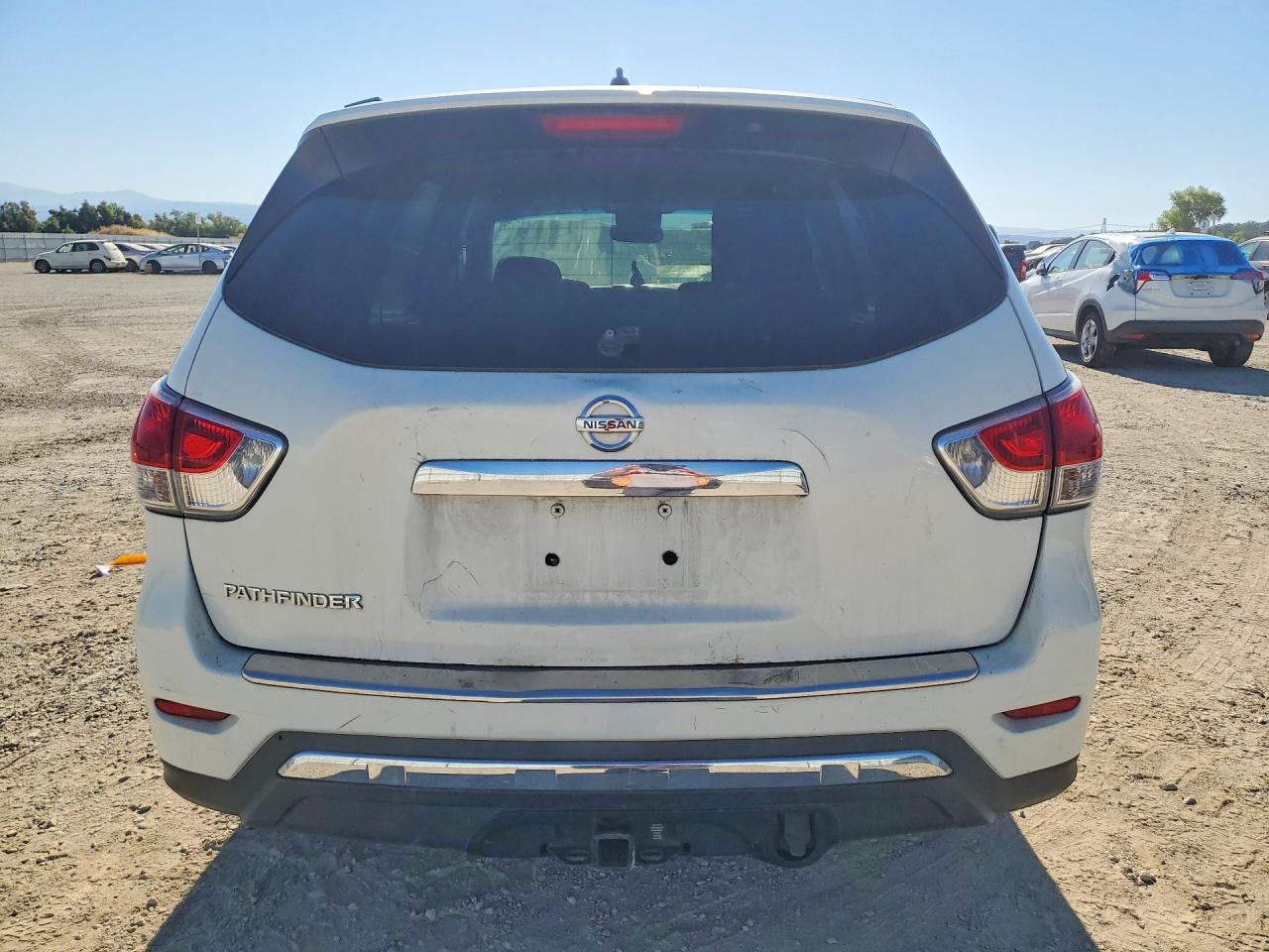 2014 Nissan Pathfinder S White vin: 5N1AR2MN3EC629393