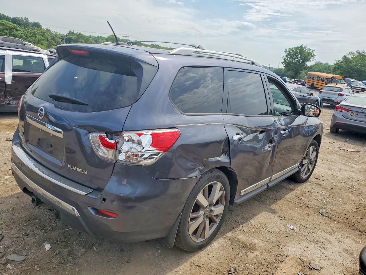 2014 Nissan Pathfinder S Blue vin: 5N1AR2MN3EC678805