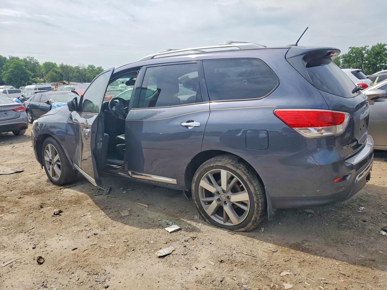 2014 Nissan Pathfinder S Blue vin: 5N1AR2MN3EC678805