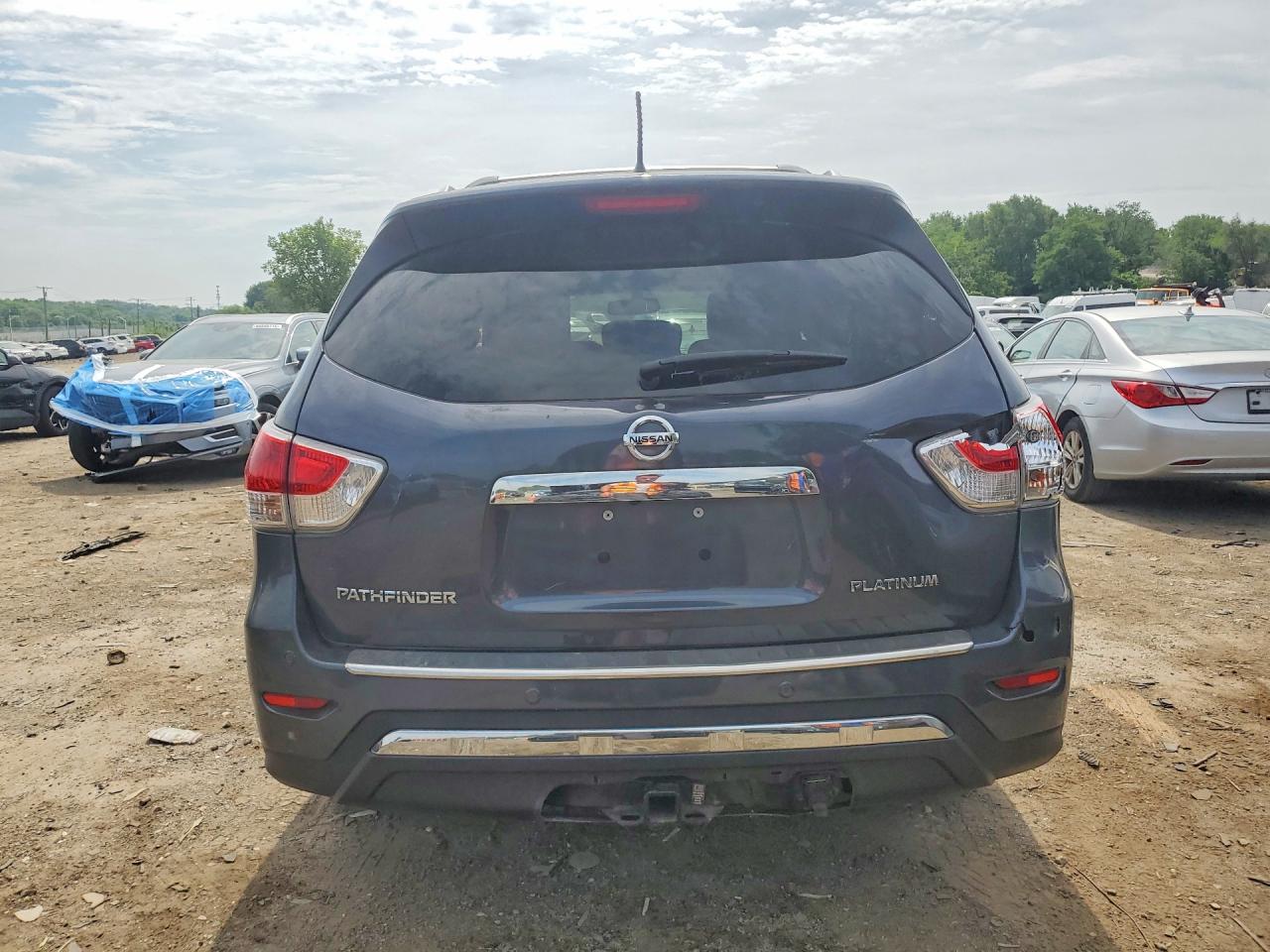 2014 Nissan Pathfinder S Blue vin: 5N1AR2MN3EC678805