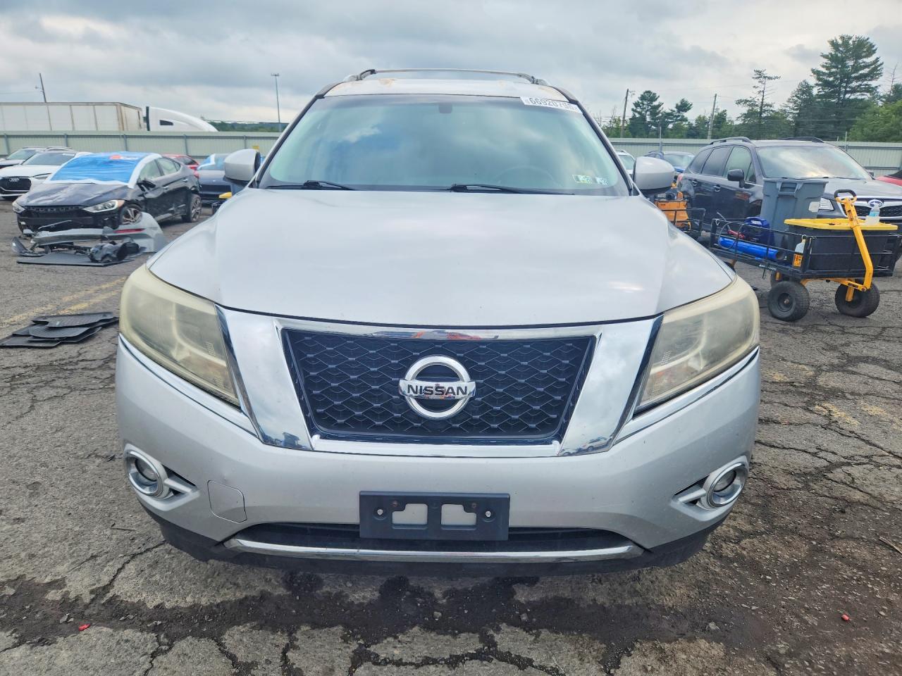 2014 Nissan Pathfinder Sl Silver vin: 5N1AR2MN3EC686290