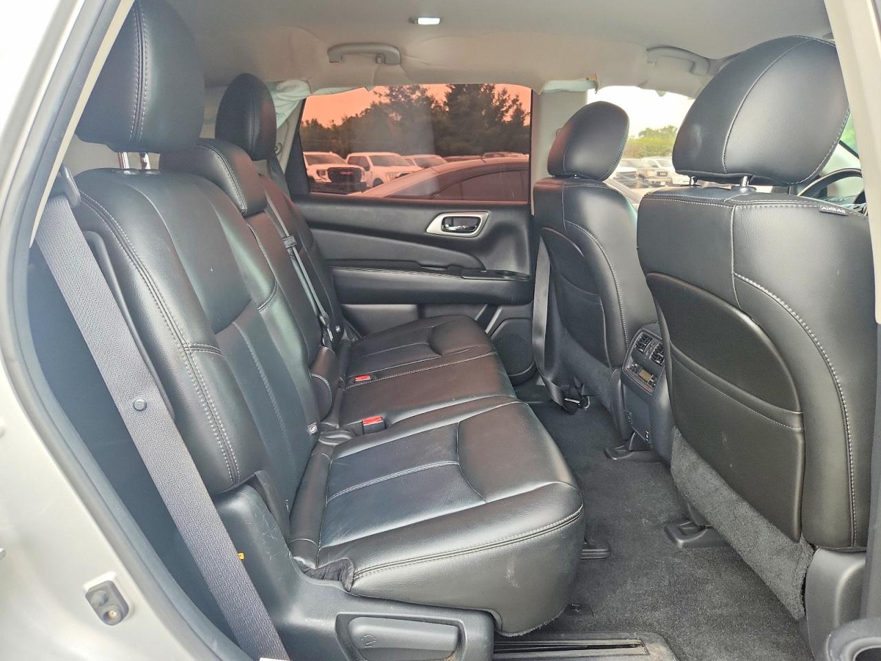 2014 Nissan Pathfinder Sl Silver vin: 5N1AR2MN3EC686290
