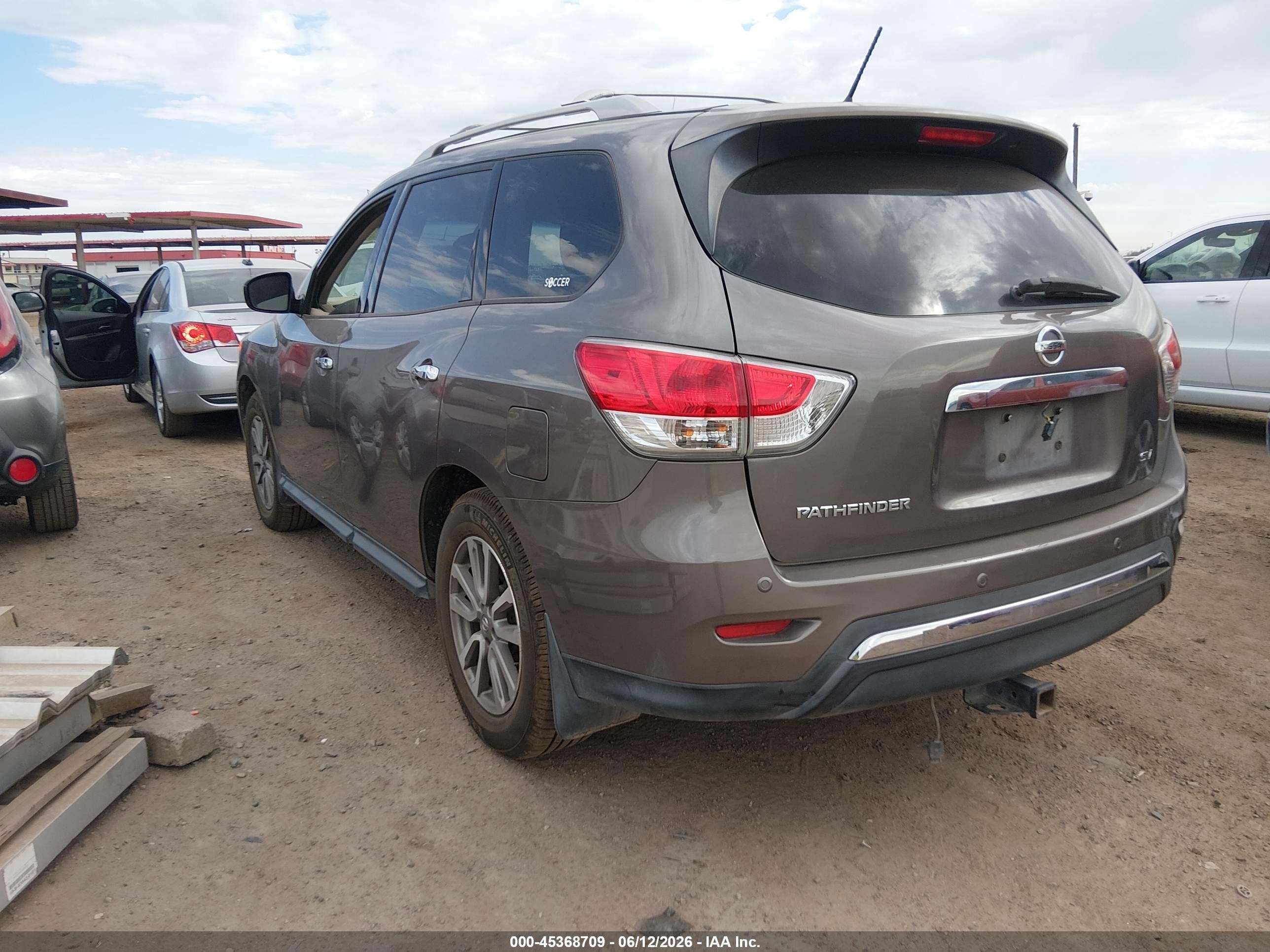 2014 Nissan Pathfinder Sv Gray vin: 5N1AR2MN3EC693093