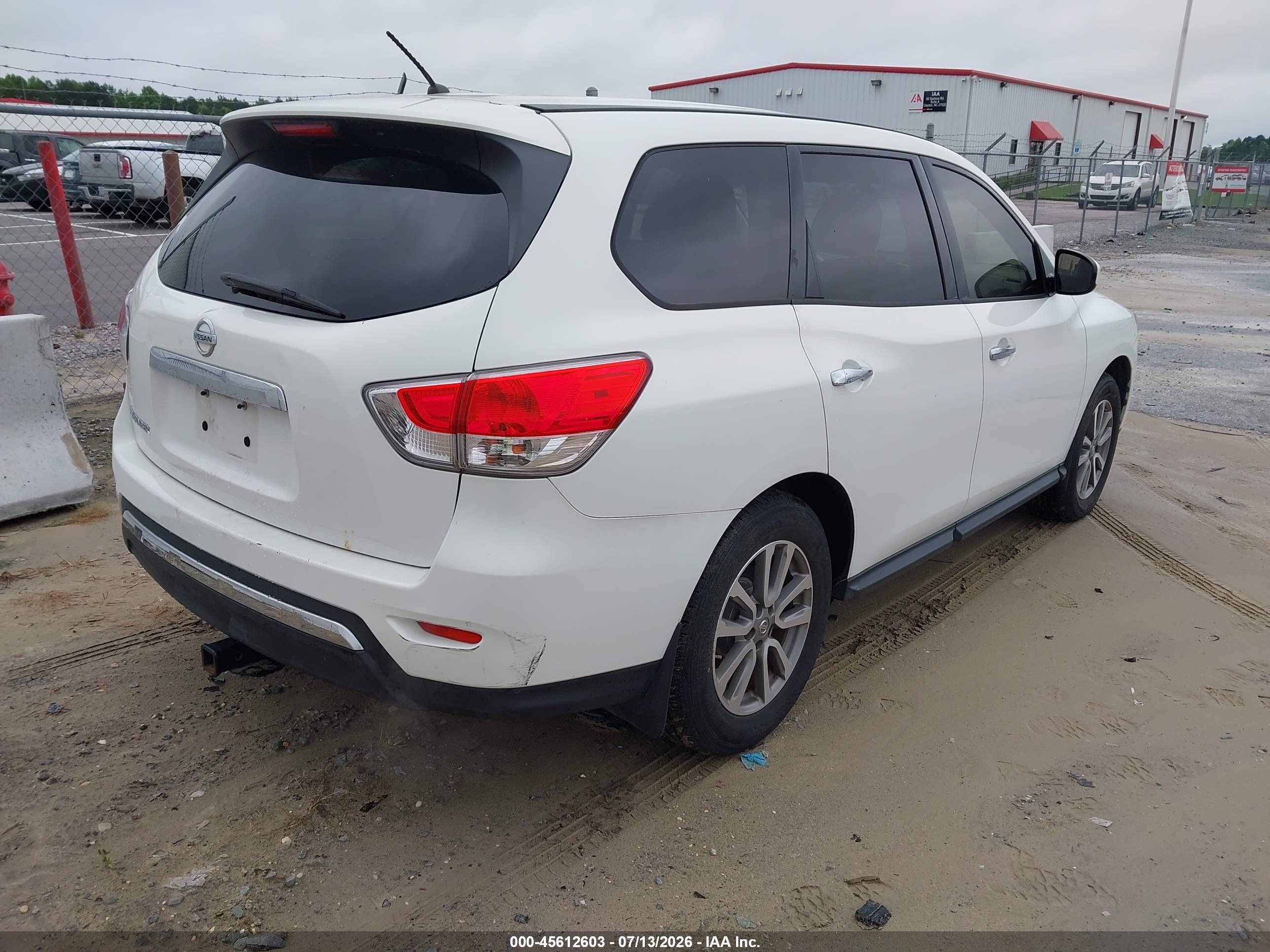 2014 Nissan Pathfinder S White vin: 5N1AR2MN3EC697516