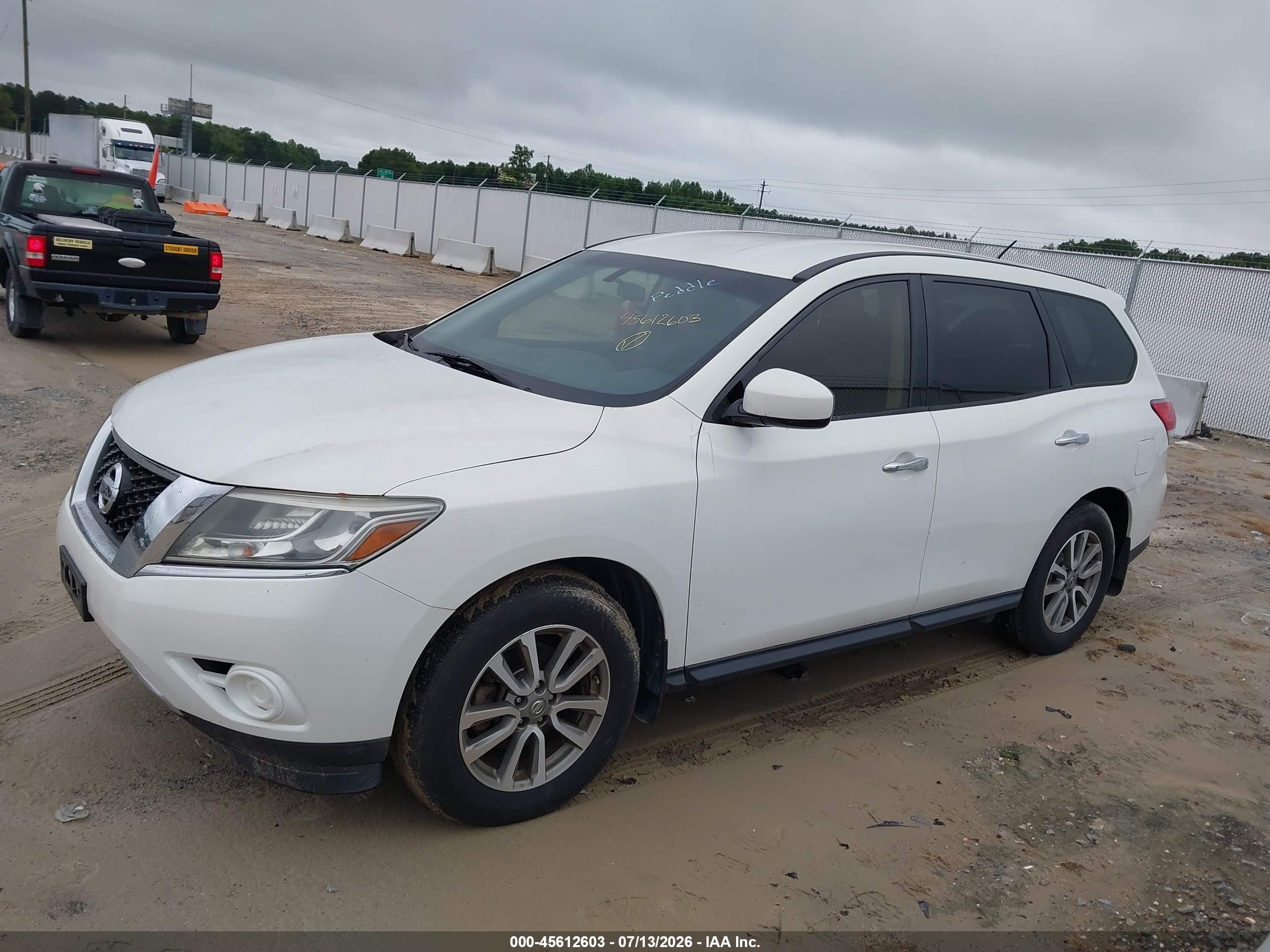 2014 Nissan Pathfinder S White vin: 5N1AR2MN3EC697516