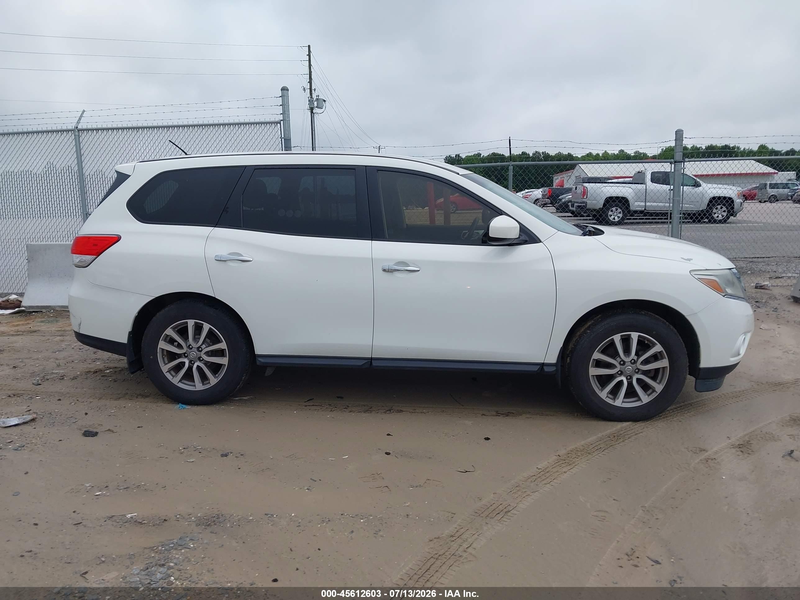 2014 Nissan Pathfinder S White vin: 5N1AR2MN3EC697516
