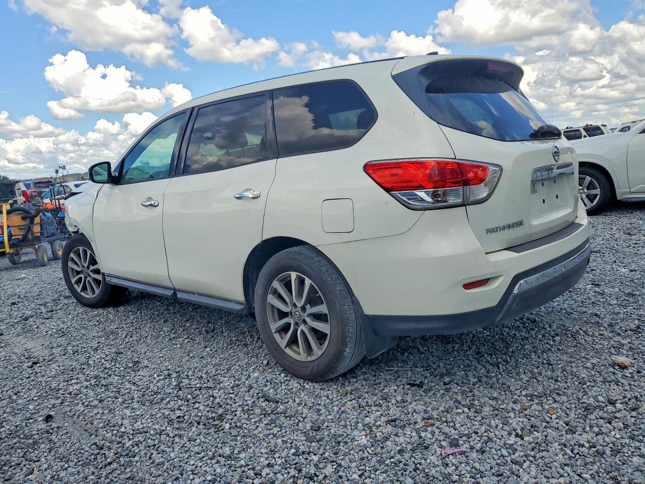 2014 Nissan Pathfinder S White vin: 5N1AR2MN3EC704643