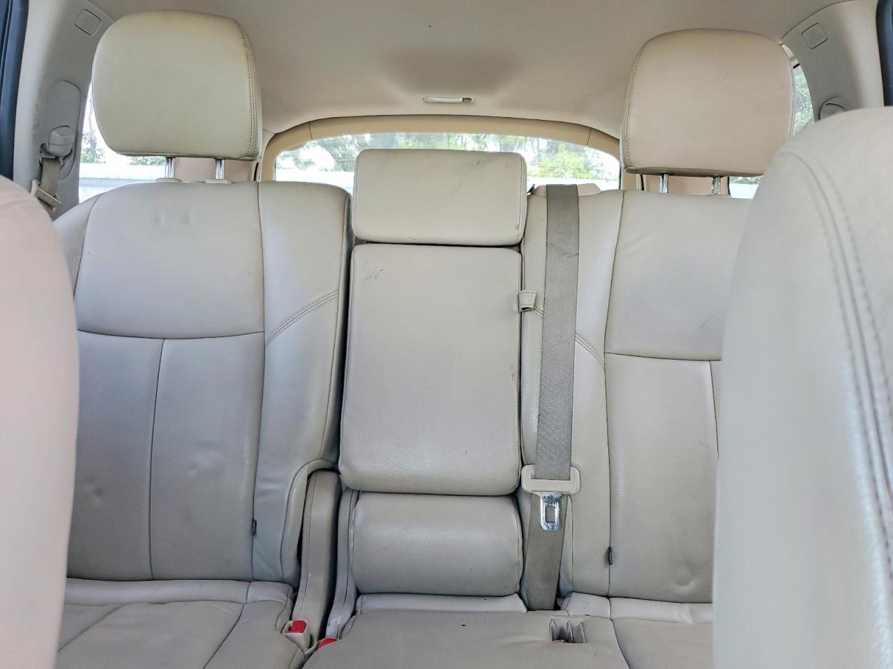 2014 Nissan Pathfinder S White vin: 5N1AR2MN3EC704643