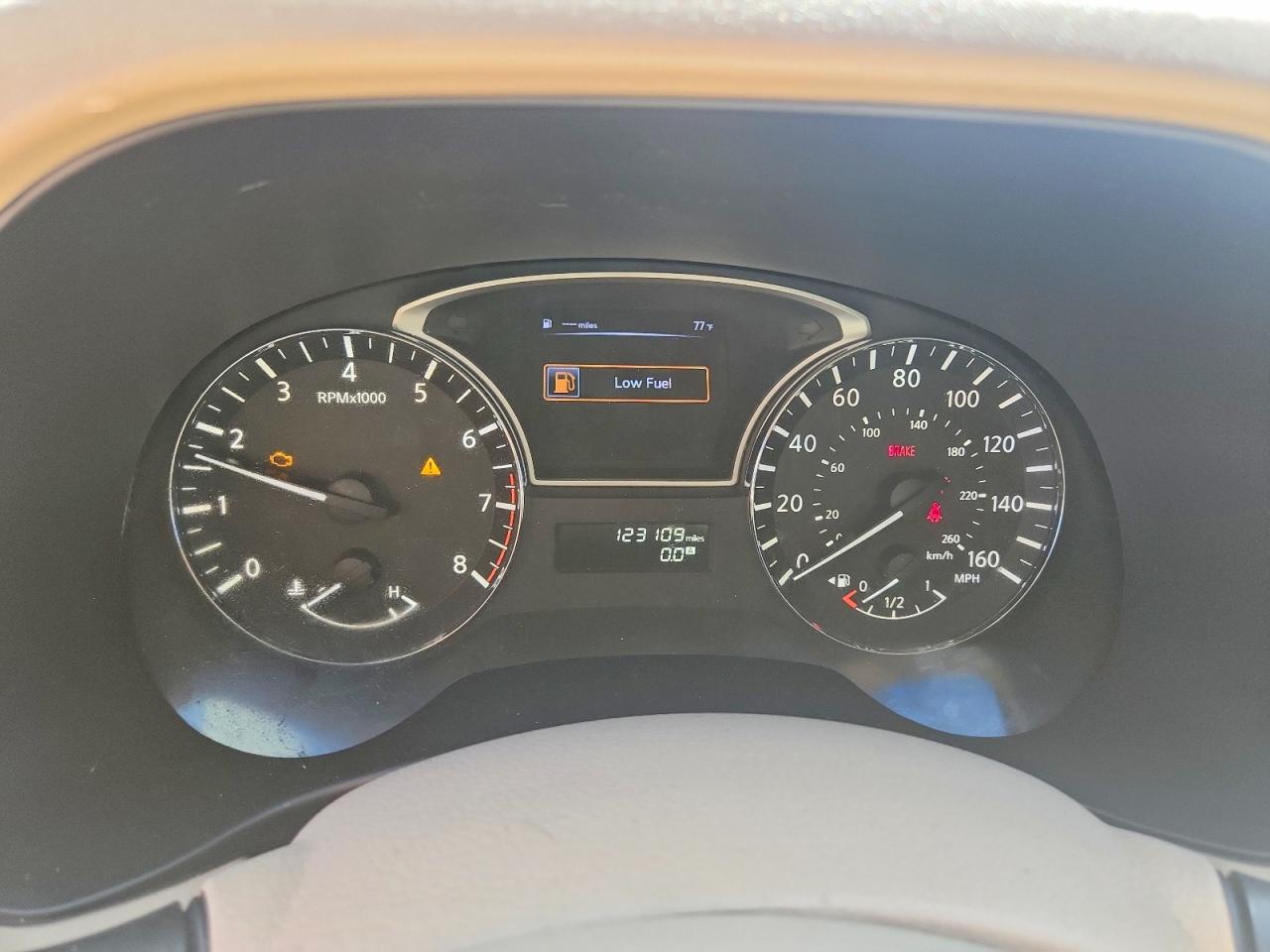 2014 Nissan Pathfinder Sv White vin: 5N1AR2MN3EC733821