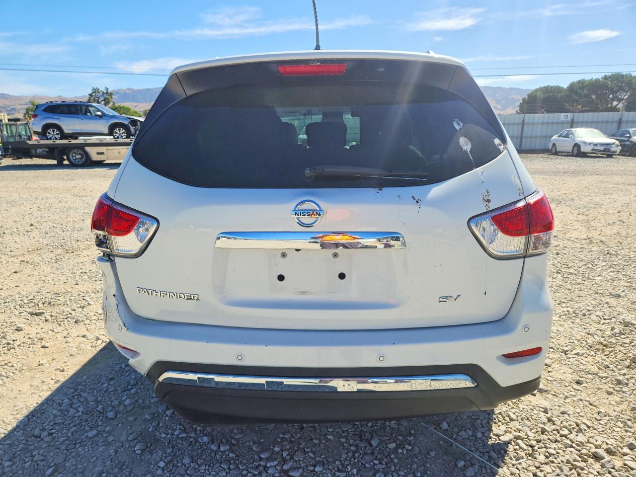 2014 Nissan Pathfinder Sv White vin: 5N1AR2MN3EC733821