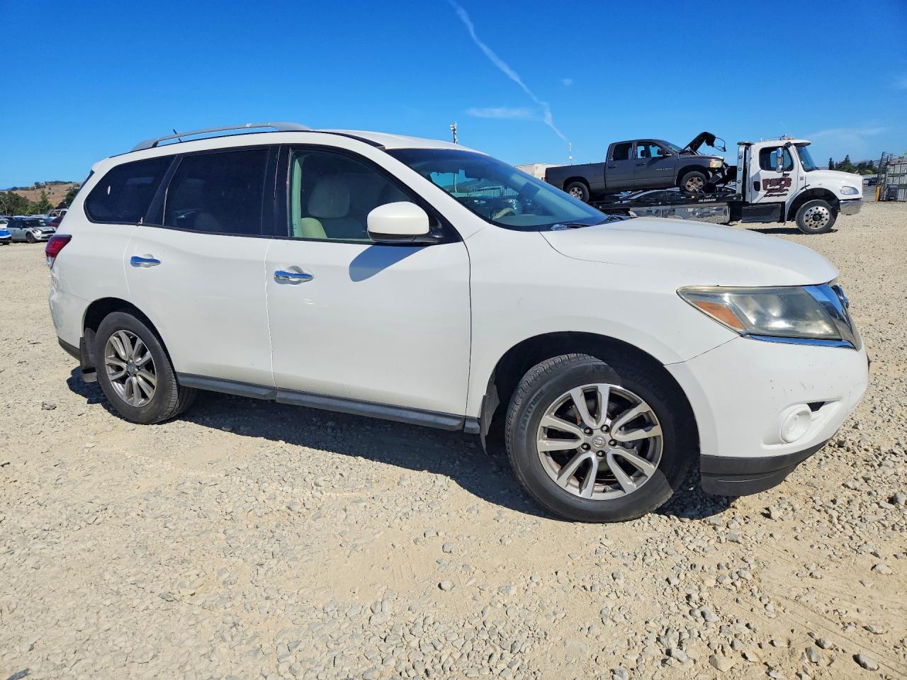 2014 Nissan Pathfinder Sv White vin: 5N1AR2MN3EC733821