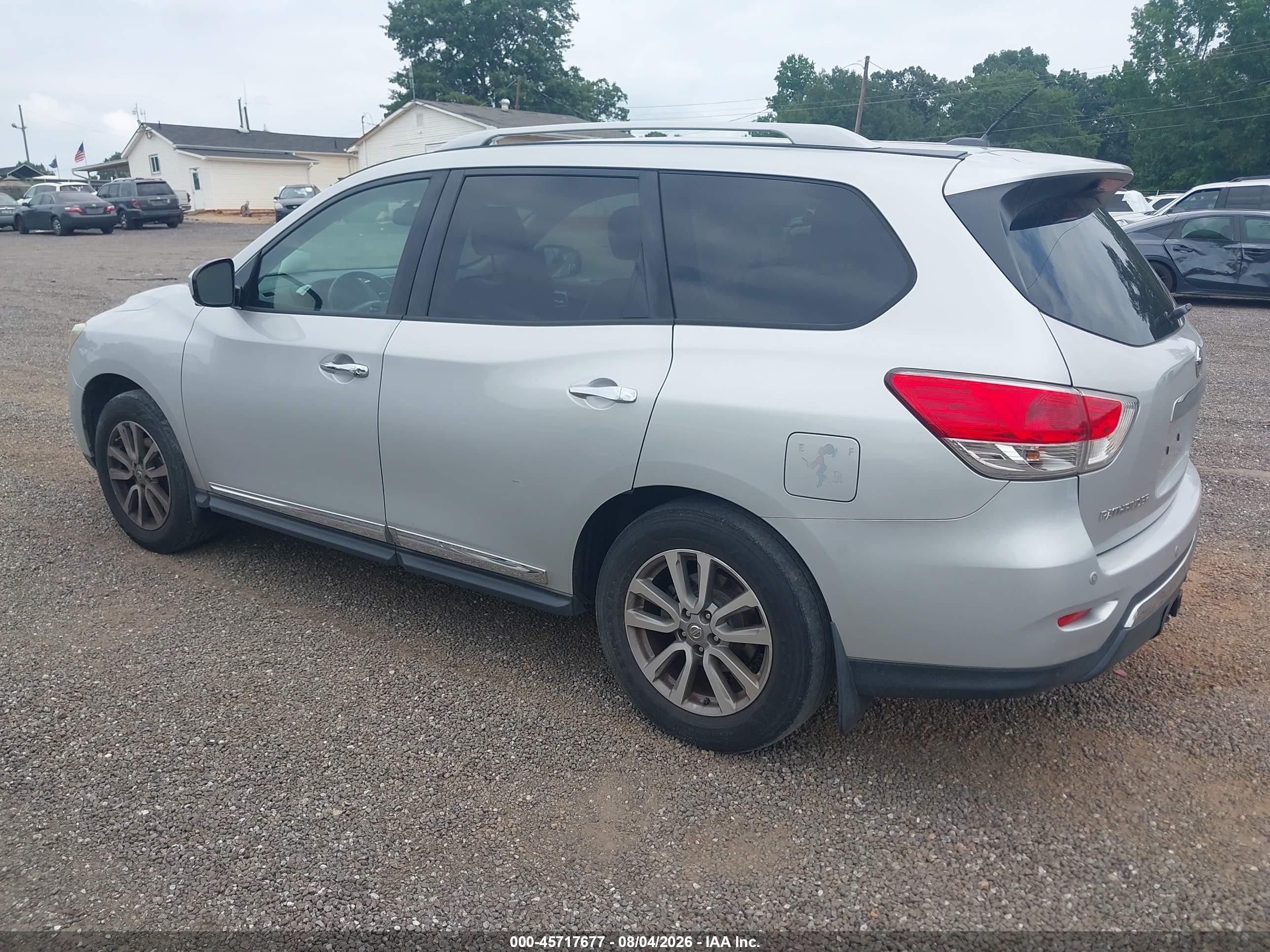 2015 Nissan Pathfinder Sl Серебряный vin: 5N1AR2MN3FC615026
