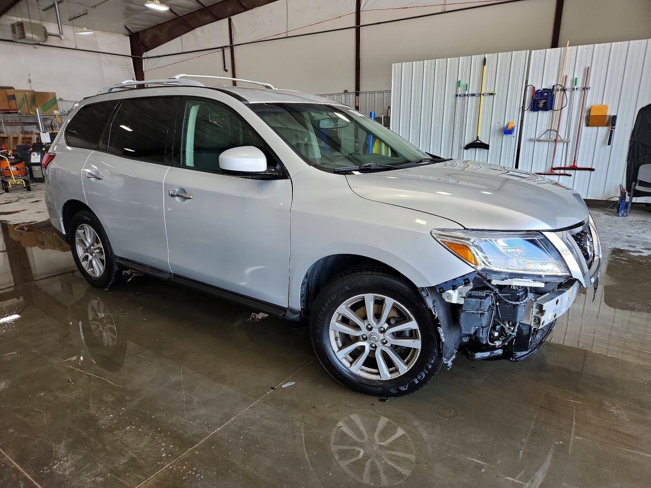 2015 Nissan Pathfinder Sv Серебряный vin: 5N1AR2MN3FC651475