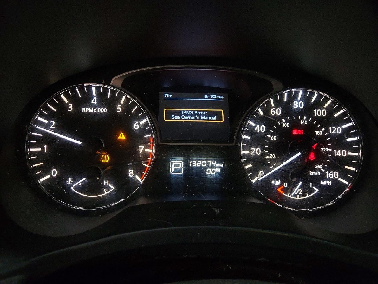 2015 Nissan Pathfinder Sv Серебряный vin: 5N1AR2MN3FC651475