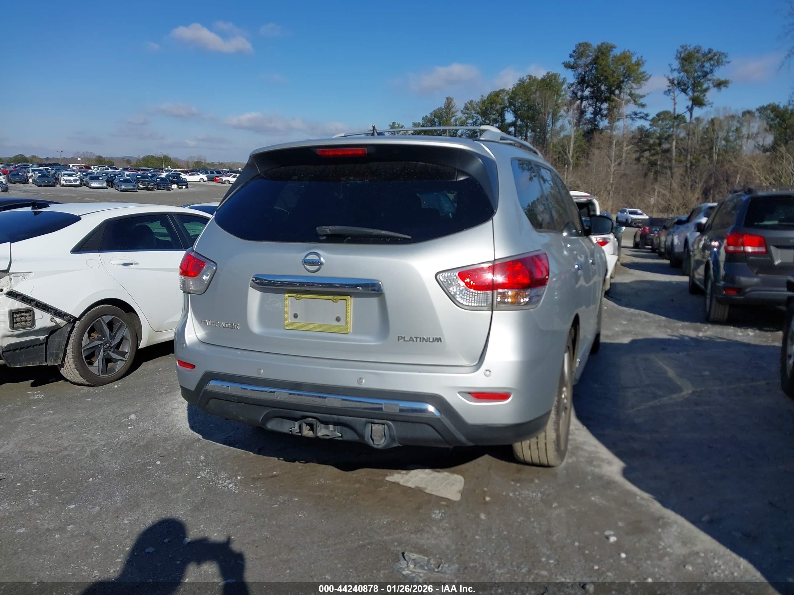 2015 Nissan Pathfinder Platinum Silver vin: 5N1AR2MN3FC671676