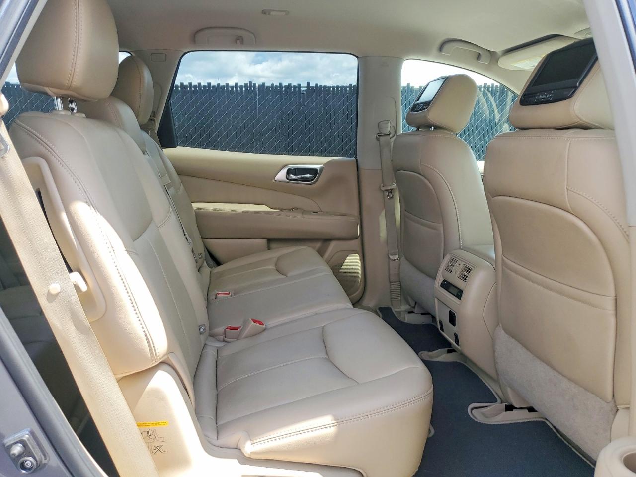 2015 Nissan Pathfinder Sl Gray vin: 5N1AR2MN3FC677137