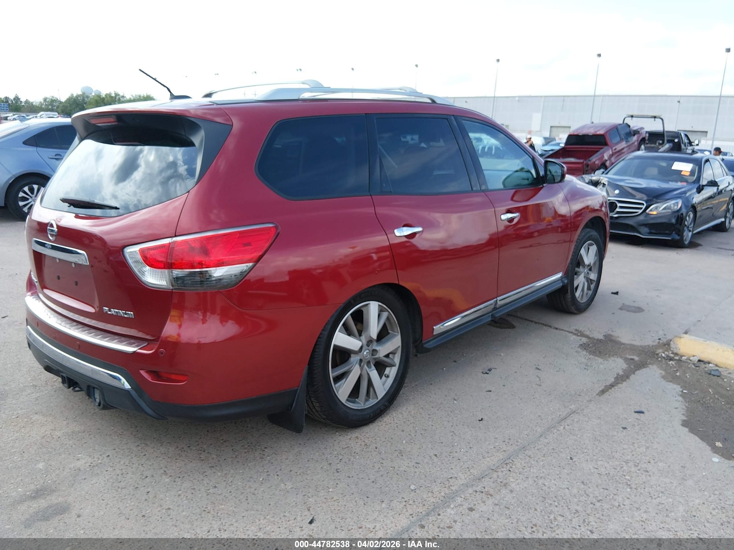 2015 Nissan Pathfinder Platinum Burgundy vin: 5N1AR2MN3FC677283