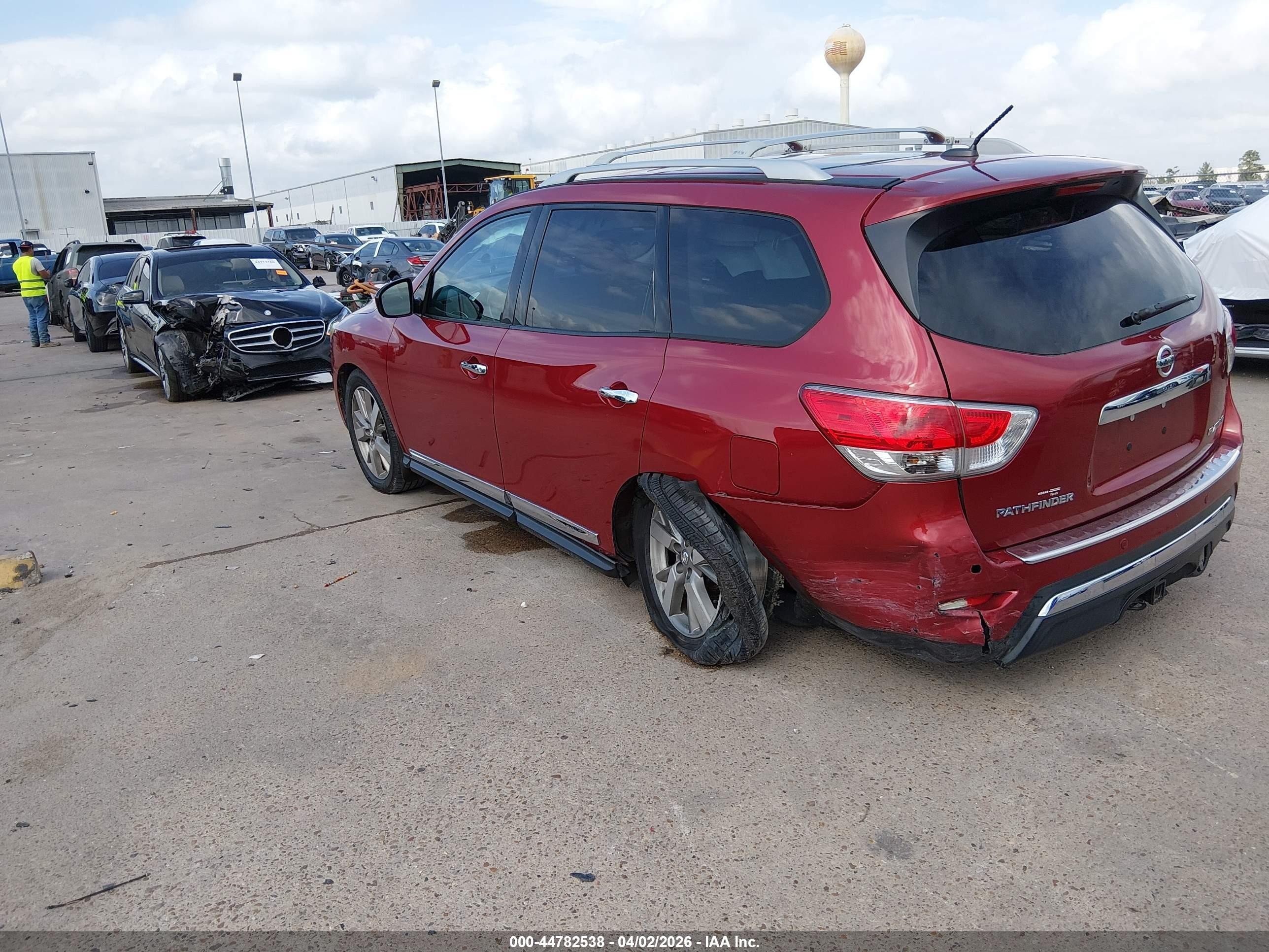2015 Nissan Pathfinder Platinum Burgundy vin: 5N1AR2MN3FC677283