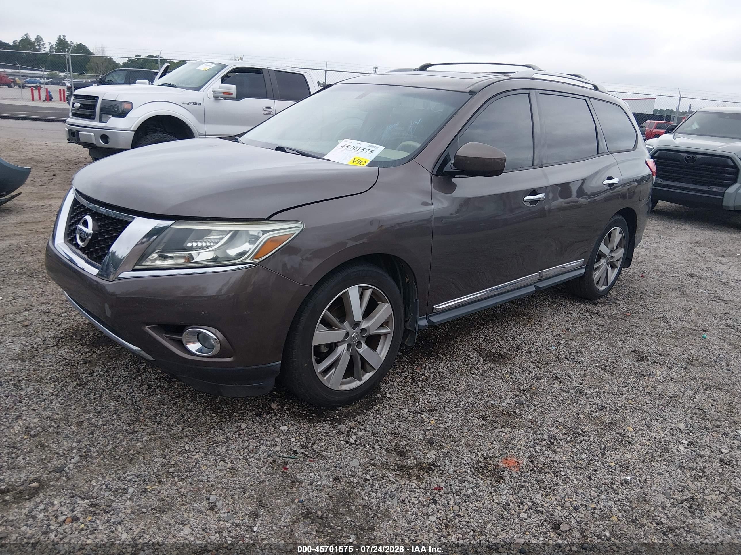 2015 Nissan Pathfinder Platinum Brown vin: 5N1AR2MN3FC678823