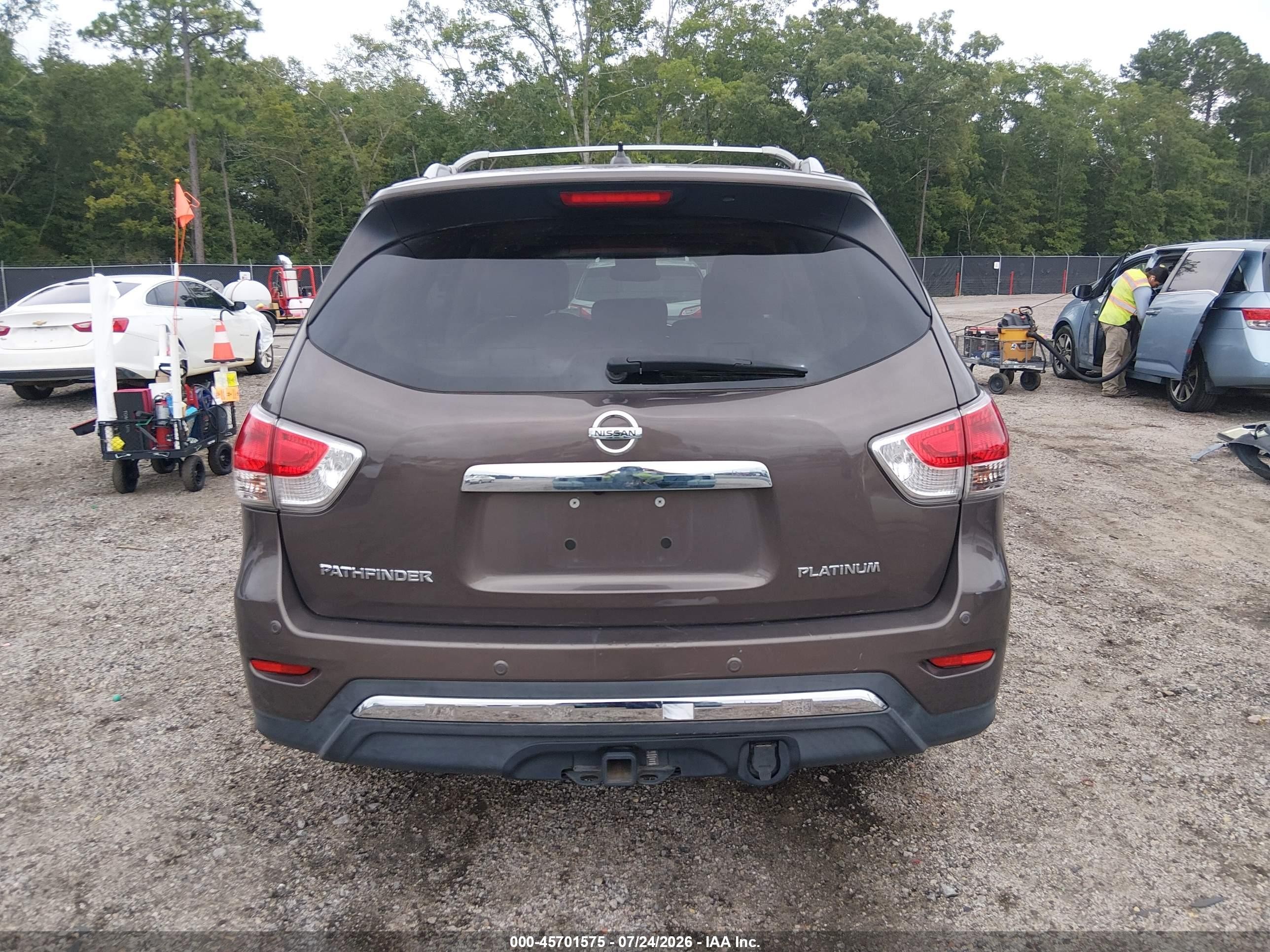 2015 Nissan Pathfinder Platinum Brown vin: 5N1AR2MN3FC678823