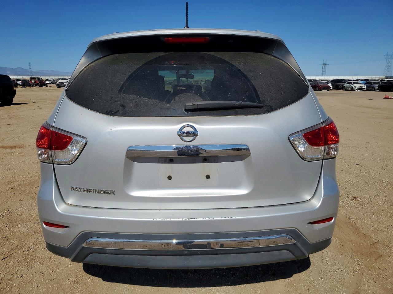2015 Nissan Pathfinder S Silver vin: 5N1AR2MN3FC682418