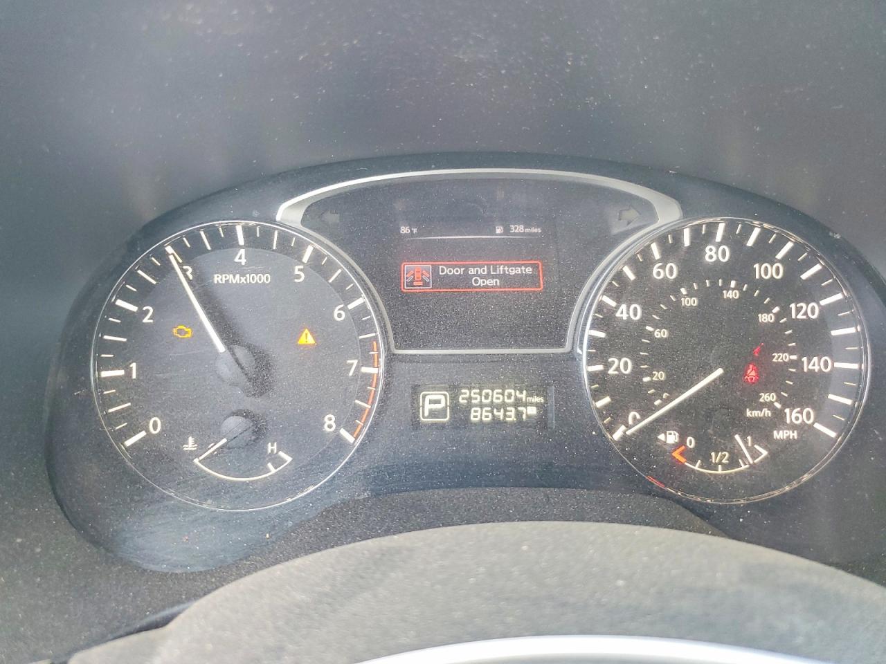 2015 Nissan Pathfinder S Silver vin: 5N1AR2MN3FC682418