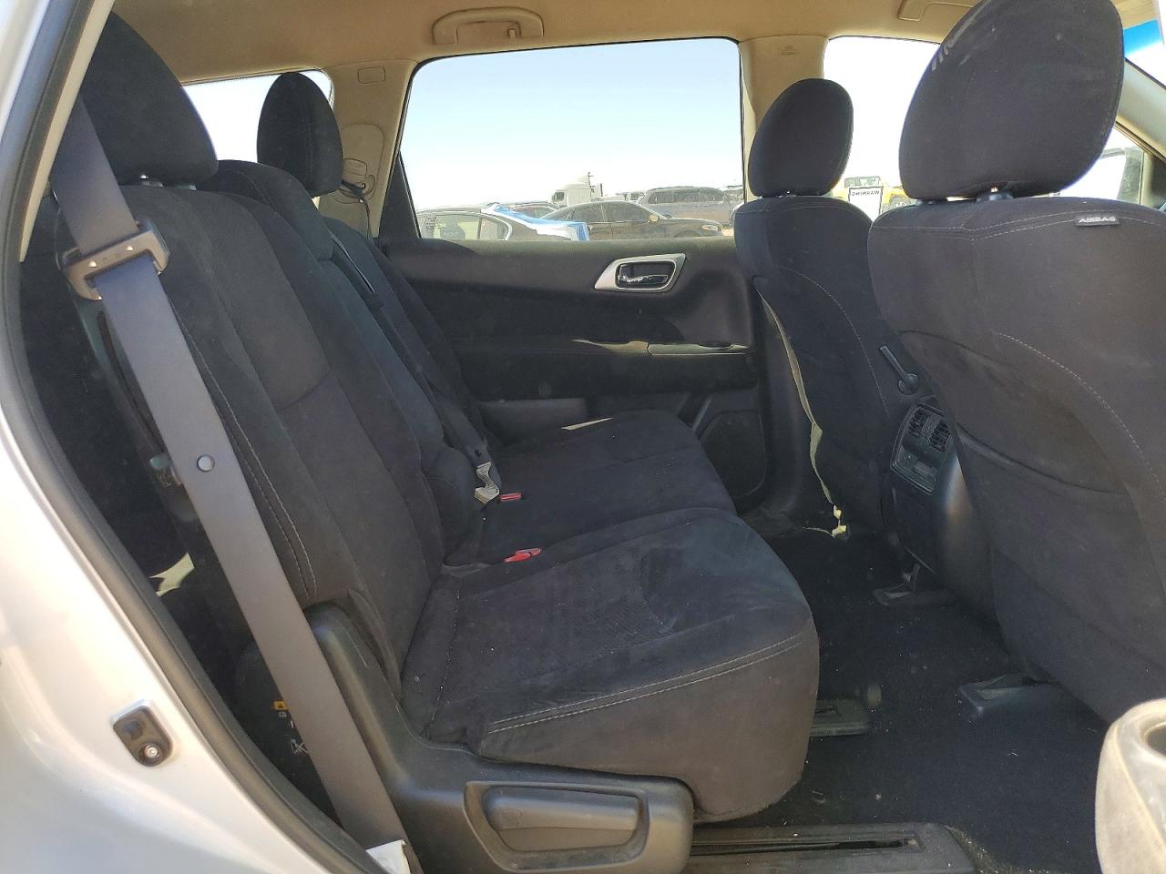 2015 Nissan Pathfinder S Silver vin: 5N1AR2MN3FC682418