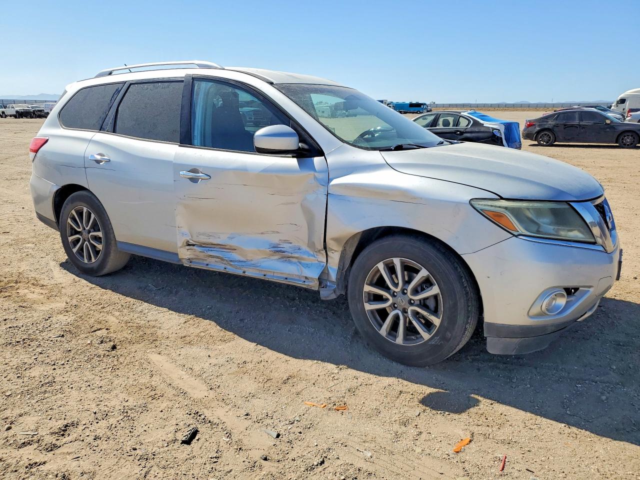 2015 Nissan Pathfinder S Silver vin: 5N1AR2MN3FC682418