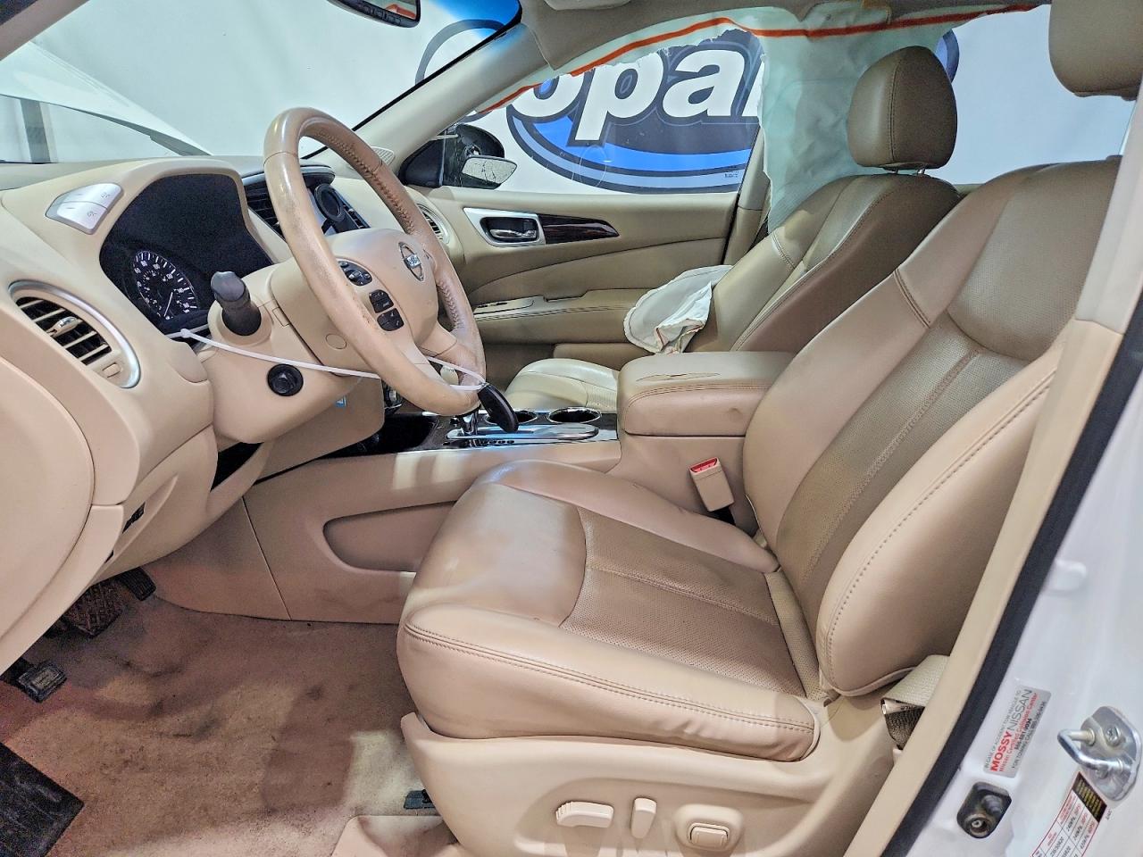 2015 Nissan Pathfinder S White vin: 5N1AR2MN3FC693242