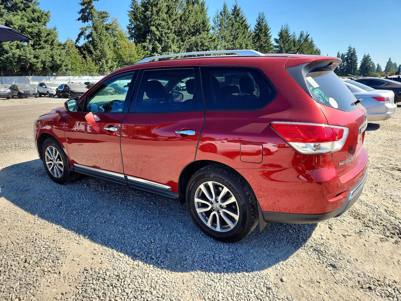 2015 Nissan Pathfinder Sl Red vin: 5N1AR2MN3FC721802