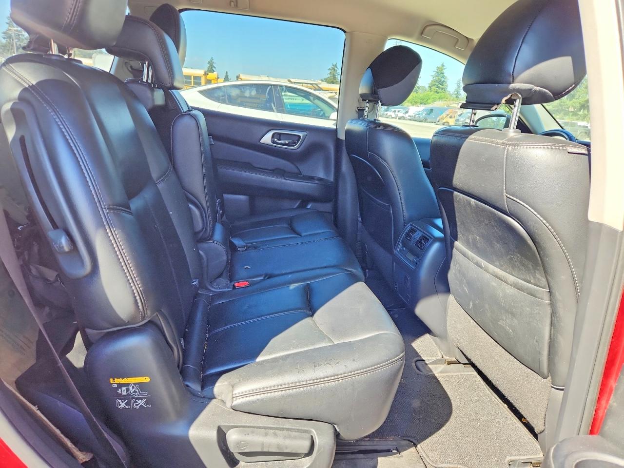 2015 Nissan Pathfinder Sl Red vin: 5N1AR2MN3FC721802