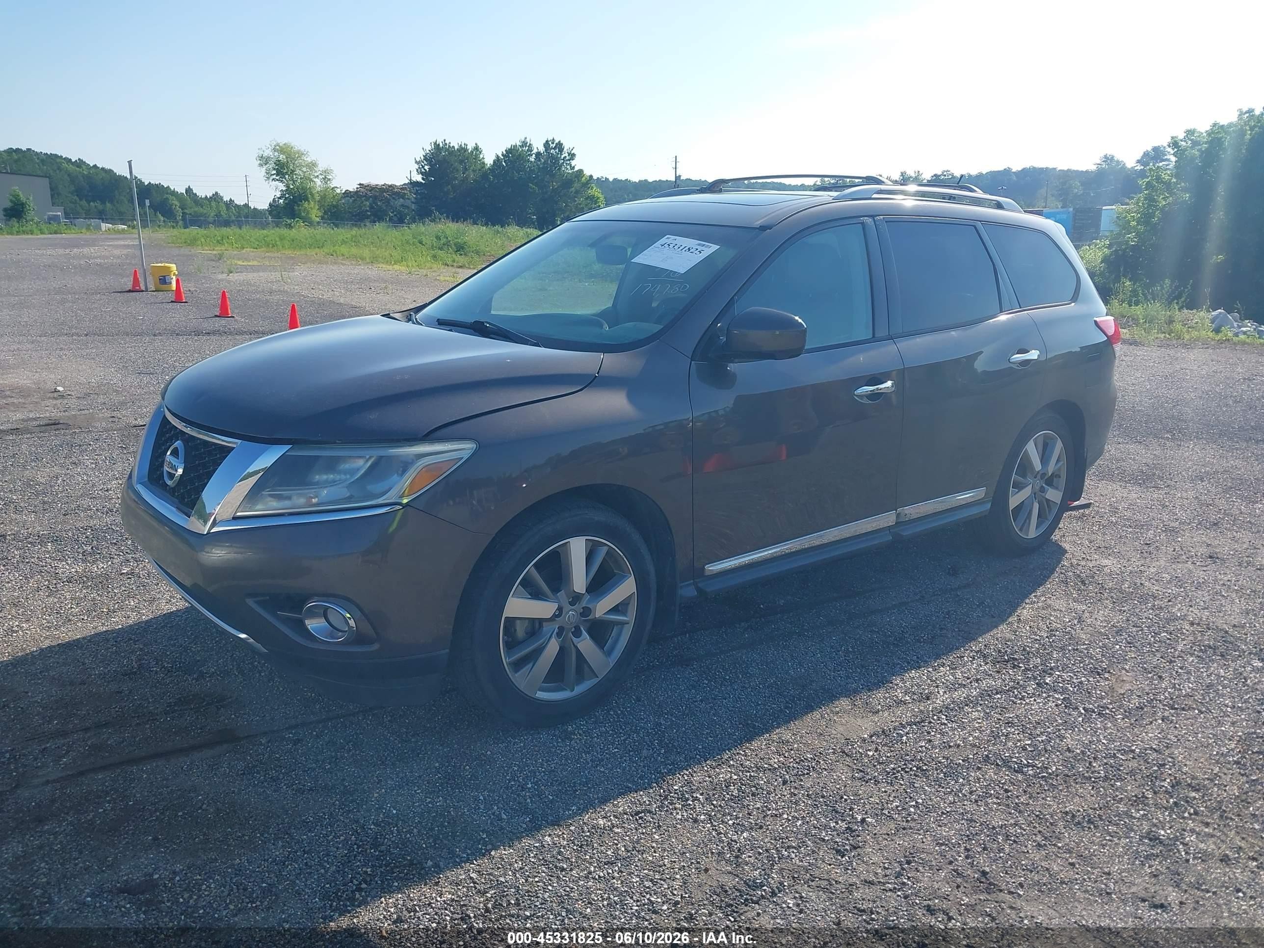 2016 Nissan Pathfinder Platinum Gray vin: 5N1AR2MN3GC602679