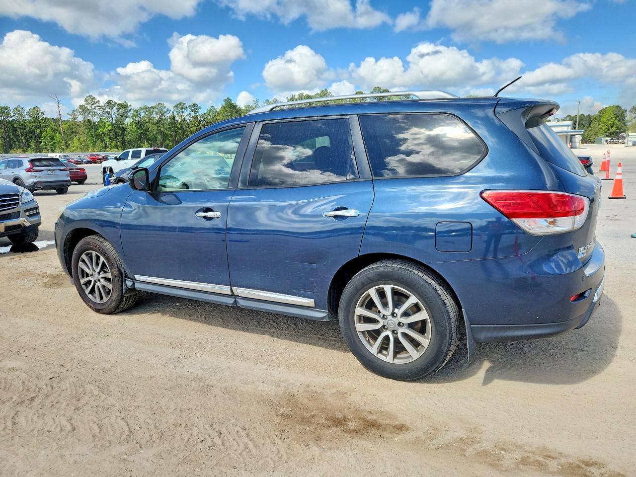 2013 Nissan Pathfinder S Blue vin: 5N1AR2MN4DC606056